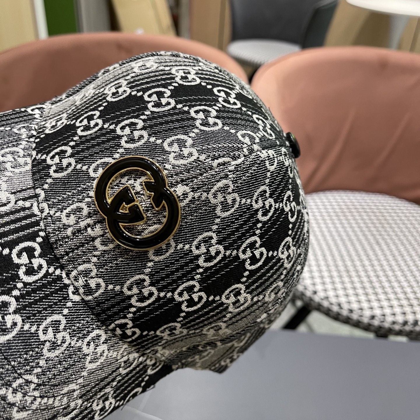  Gucci古奇新款原单棒球帽， 马衔扣棒球帽。专柜11开模订制，原版帆布面料轻盈透气！基础头围56，贴