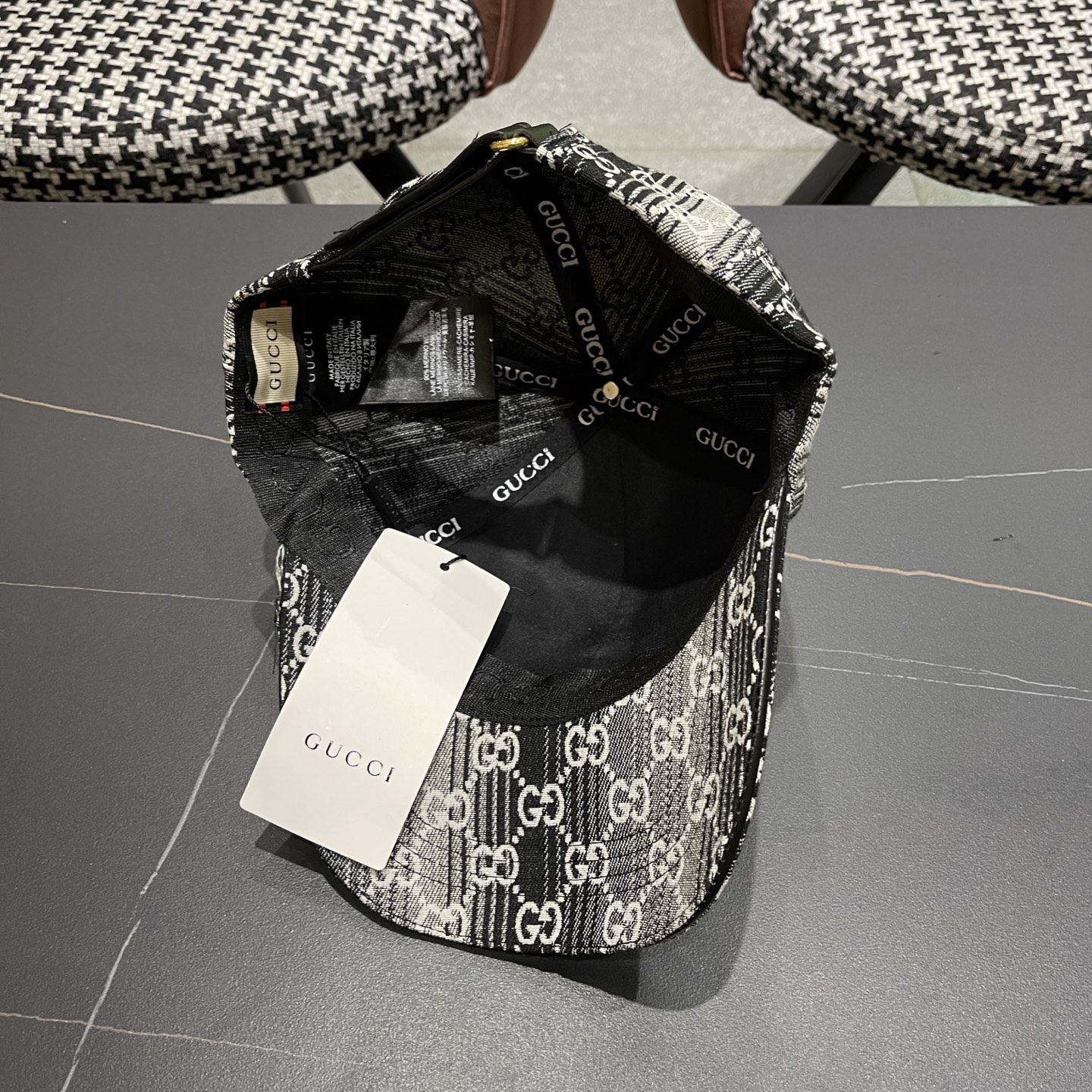  Gucci古奇新款原单棒球帽， 马衔扣棒球帽。专柜11开模订制，原版帆布面料轻盈透气！基础头围56，贴