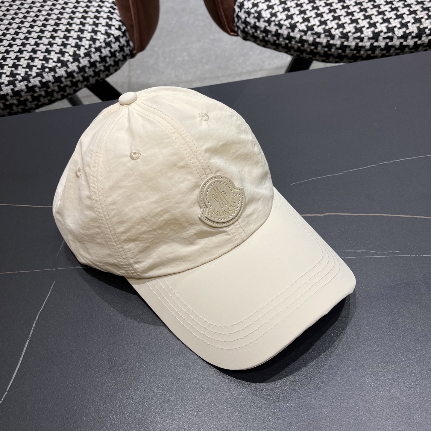  蒙口Moncler🆕春款新款个性速干清麴棒球帽，高品质透气性巨佳，高颜值时尚单品！
男女同款
