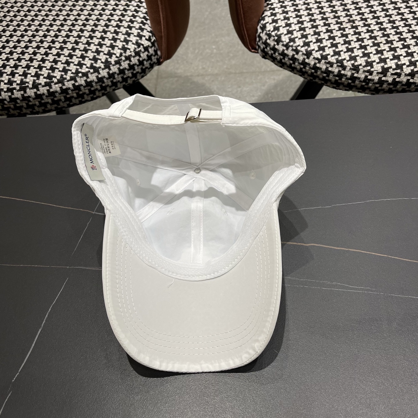  蒙口Moncler🆕春款新款个性速干清麴棒球帽，高品质透气性巨佳，高颜值时尚单品！
男女同款