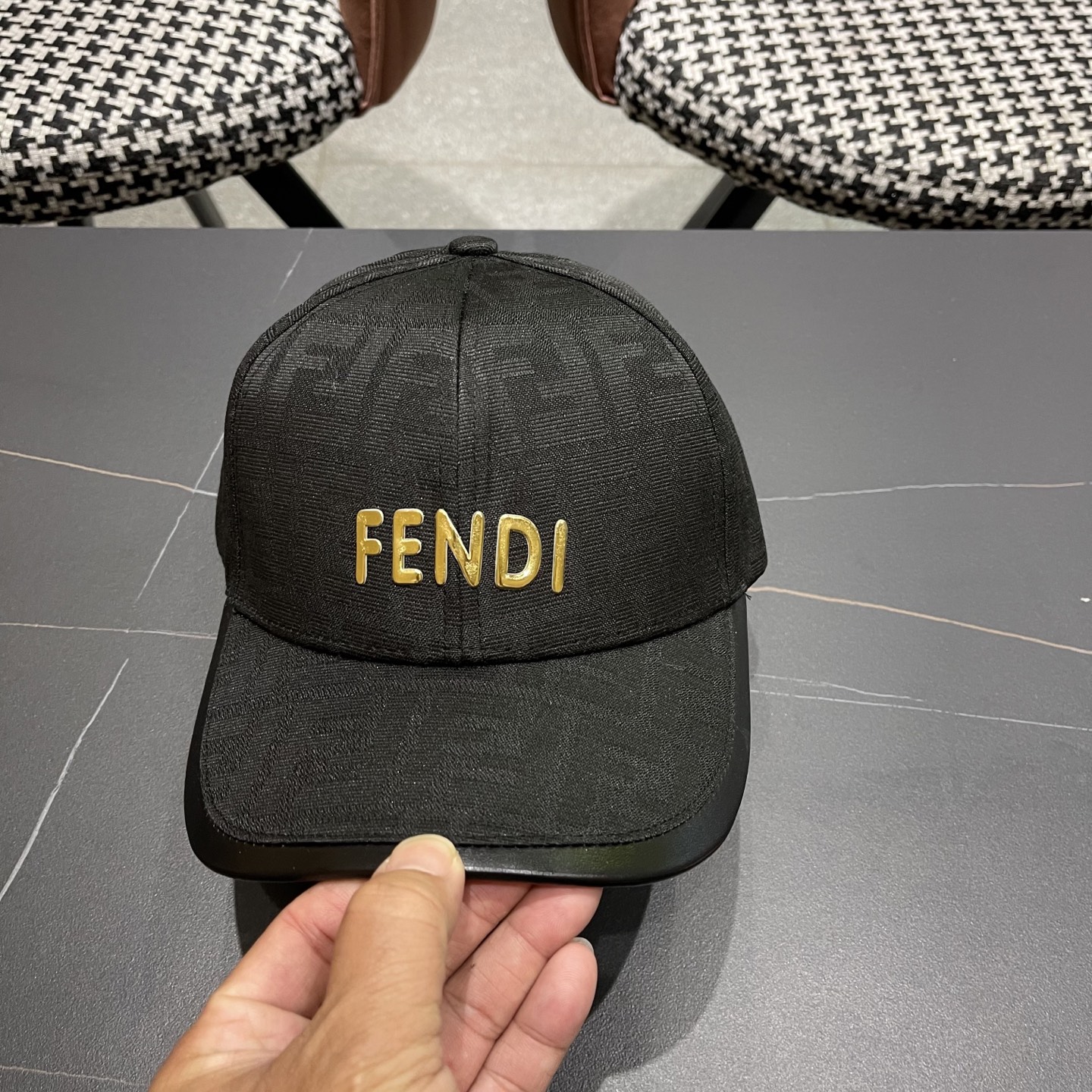  Fendi（芬迪）新款原单棒球帽， 双F提花，专柜常年热卖11开模订制轻盈透气！质量超赞，基础头围56