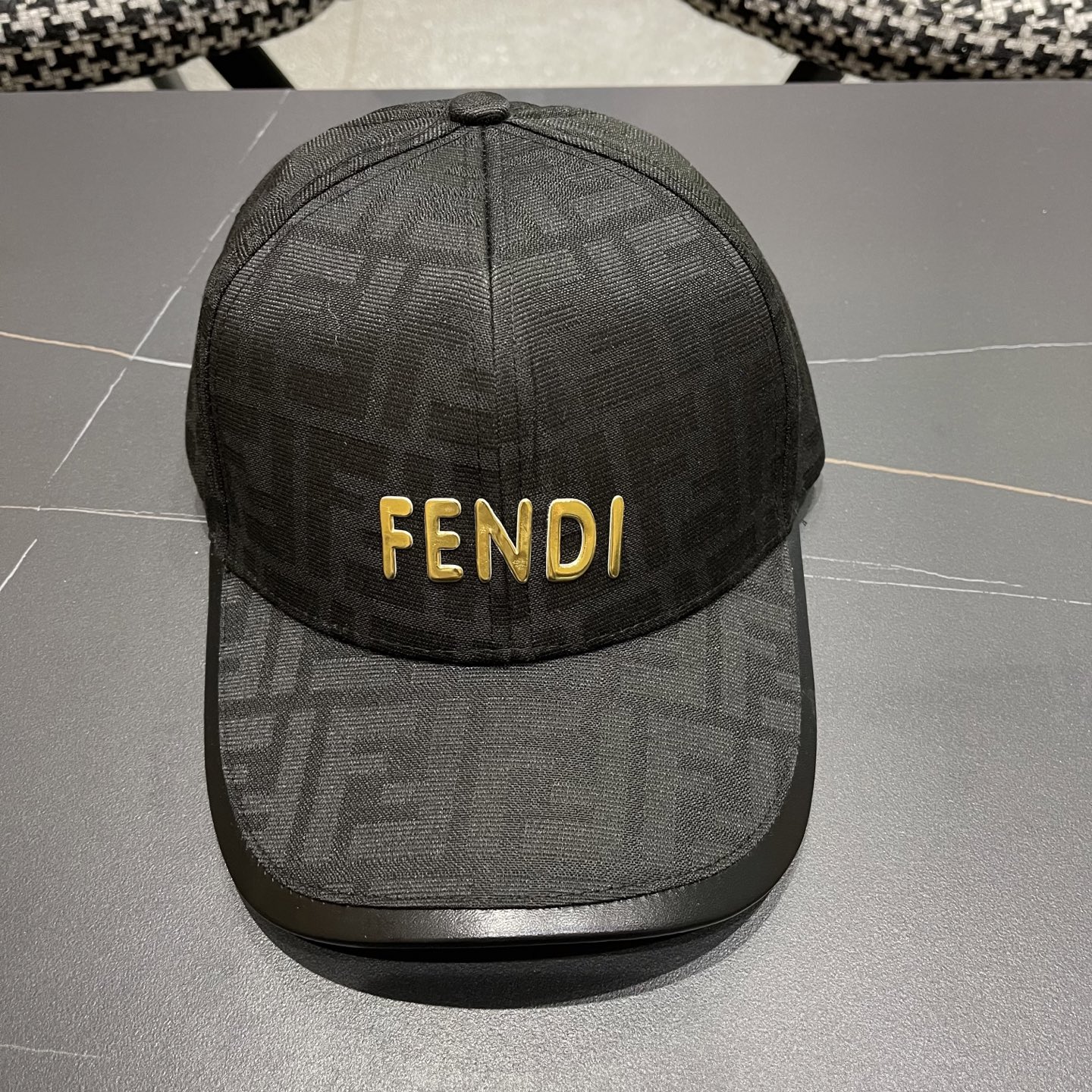  Fendi（芬迪）新款原单棒球帽， 双F提花，专柜常年热卖11开模订制轻盈透气！质量超赞，基础头围56