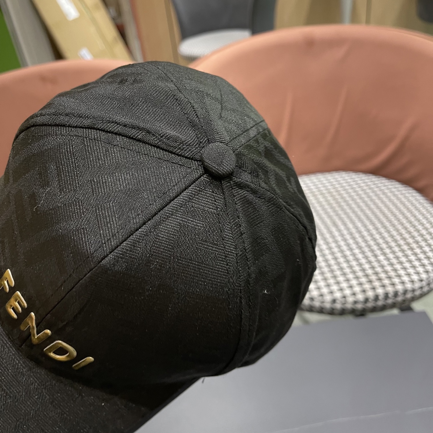  Fendi（芬迪）新款原单棒球帽， 双F提花，专柜常年热卖11开模订制轻盈透气！质量超赞，基础头围56