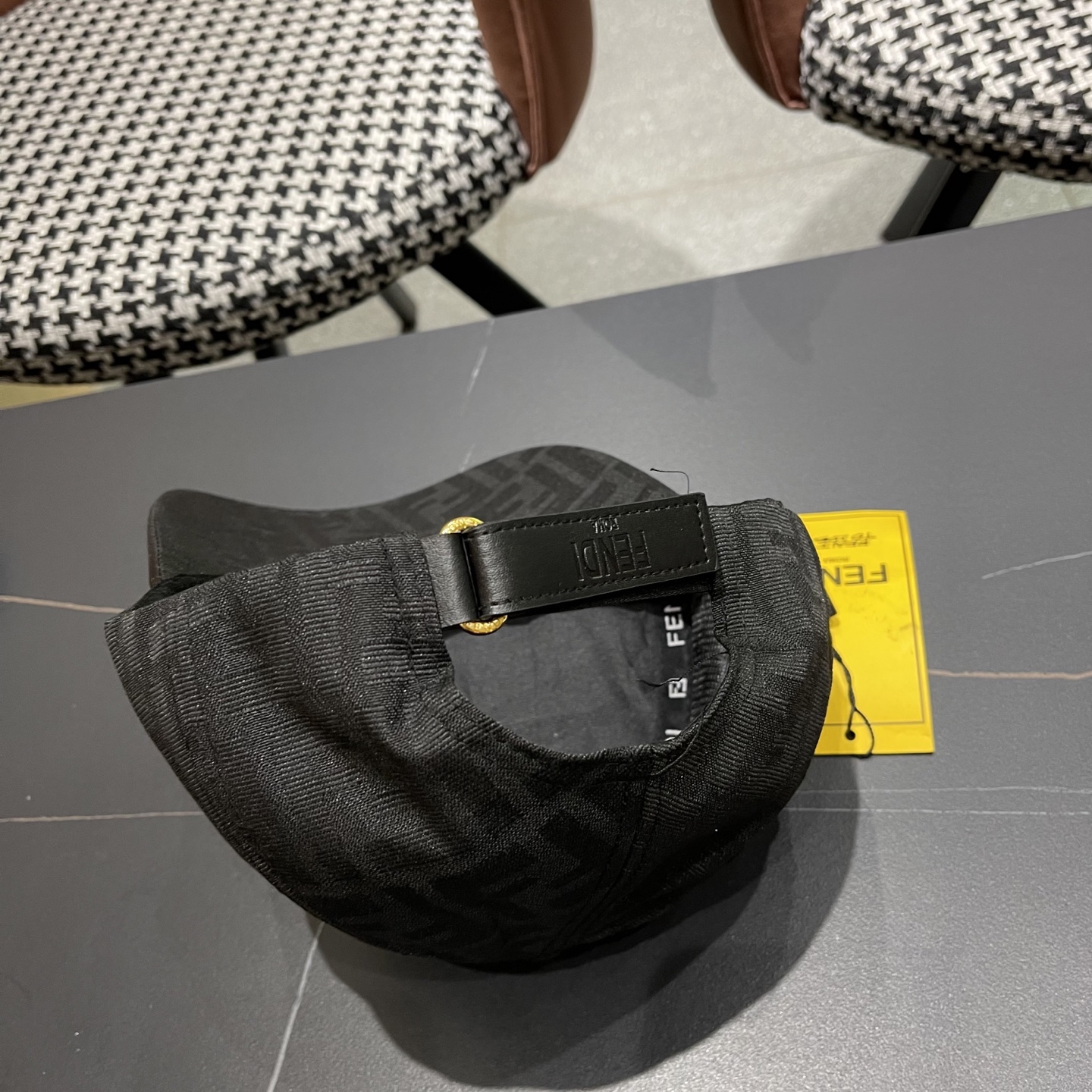  Fendi（芬迪）新款原单棒球帽， 双F提花，专柜常年热卖11开模订制轻盈透气！质量超赞，基础头围56