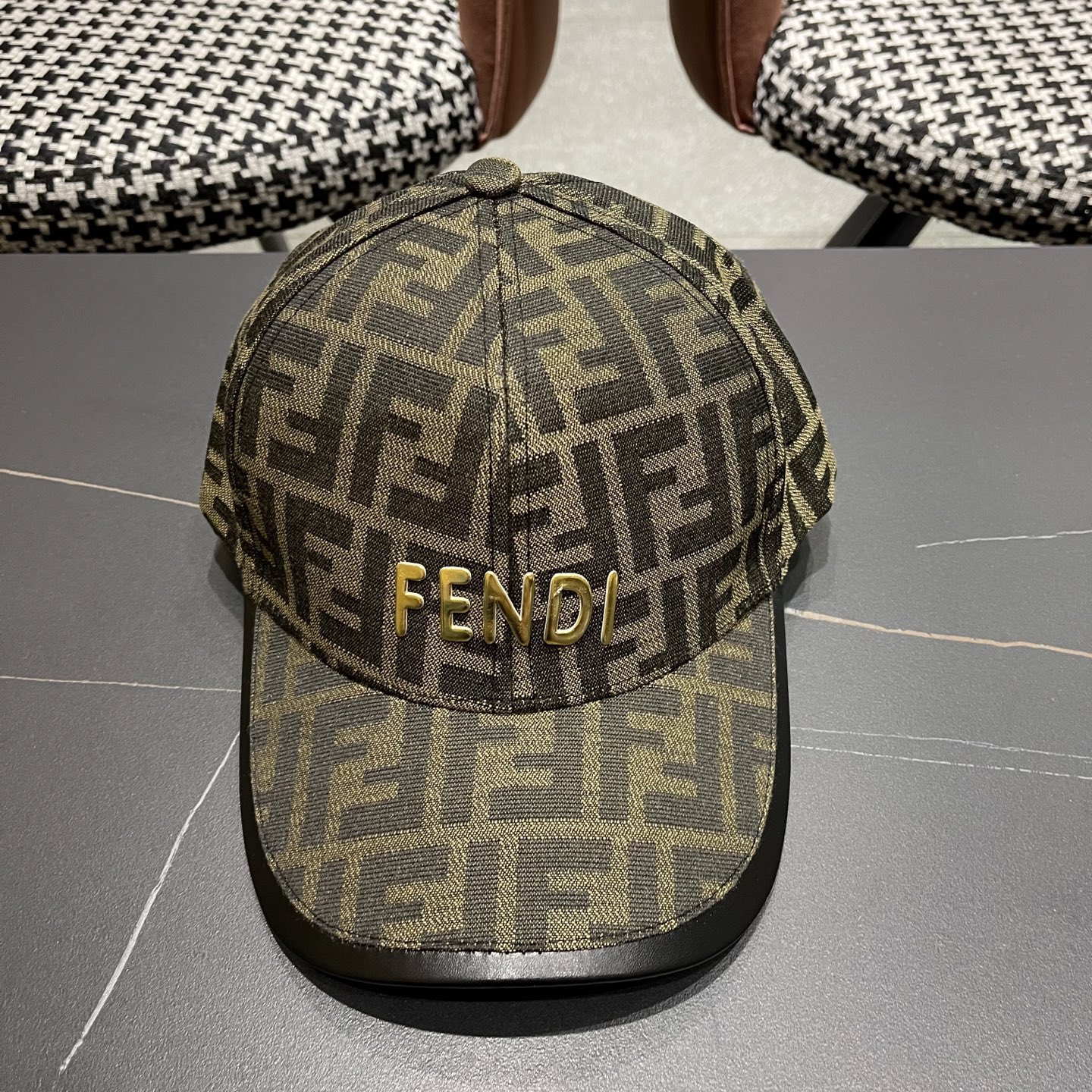  Fendi（芬迪）新款原单棒球帽， 双F提花，专柜常年热卖11开模订制轻盈透气！质量超赞，基础头围56