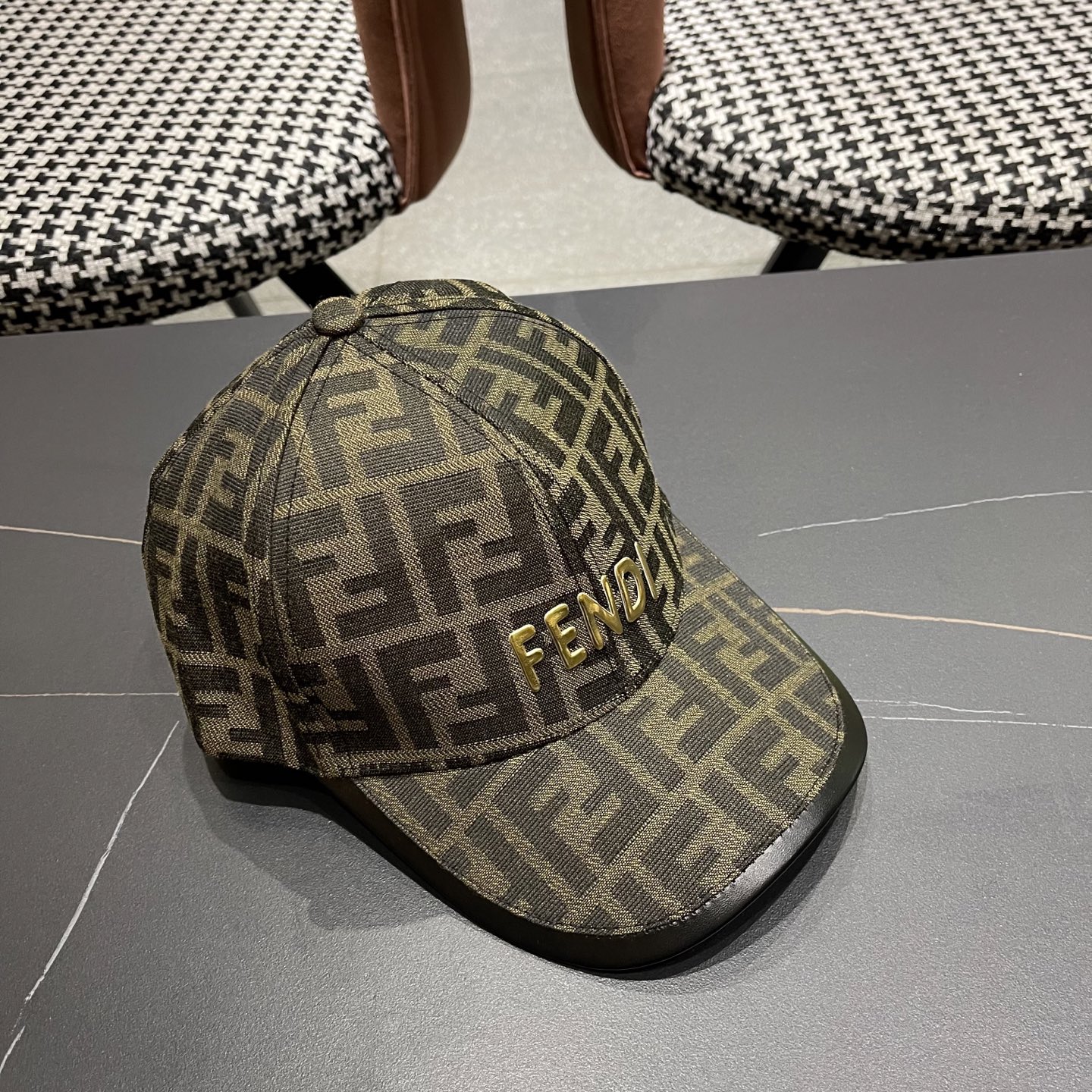  Fendi（芬迪）新款原单棒球帽， 双F提花，专柜常年热卖11开模订制轻盈透气！质量超赞，基础头围56