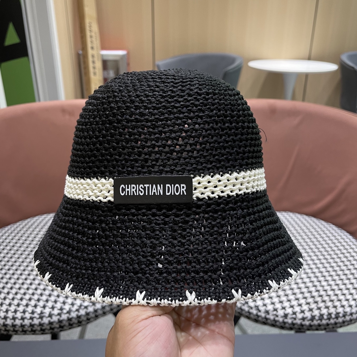  迪奥DIOR2025新款简约针织渔夫帽女春夏镂空透气休闲盆帽显脸小遮阳水桶帽