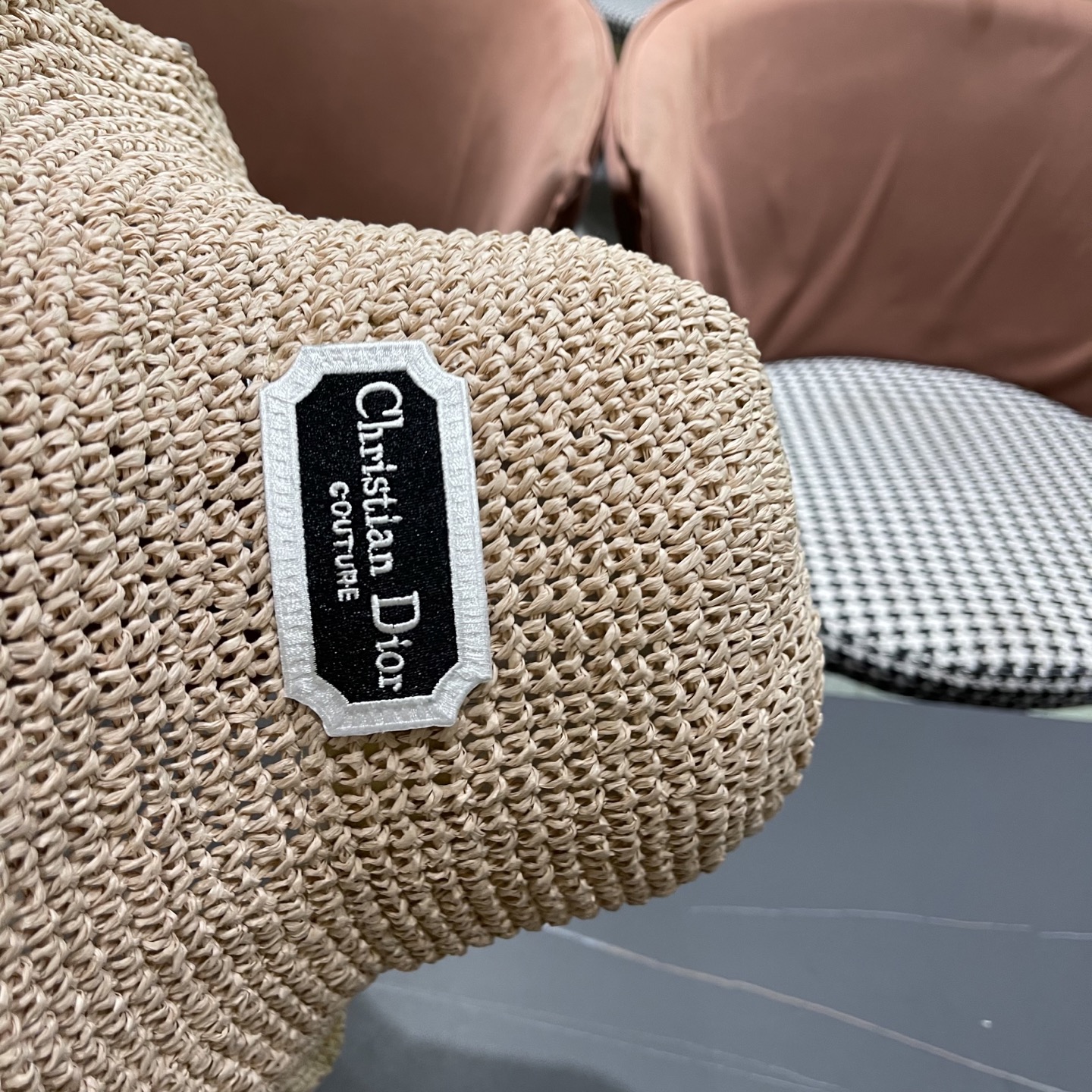  迪奥Dior 2025新款遮阳草帽女夏天海边度假可折叠太阳帽品脸小，手工编织草编渔夫帽子