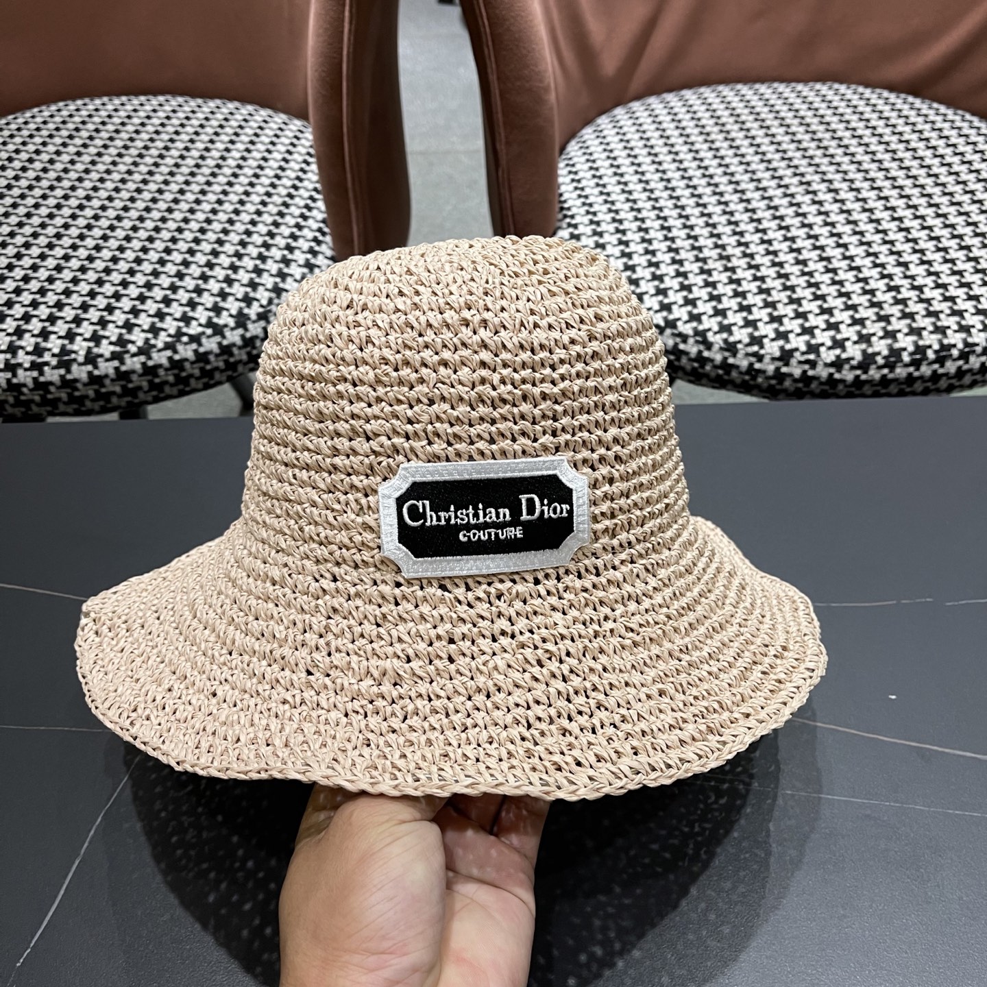  迪奥Dior 2025新款遮阳草帽女夏天海边度假可折叠太阳帽品脸小，手工编织草编渔夫帽子