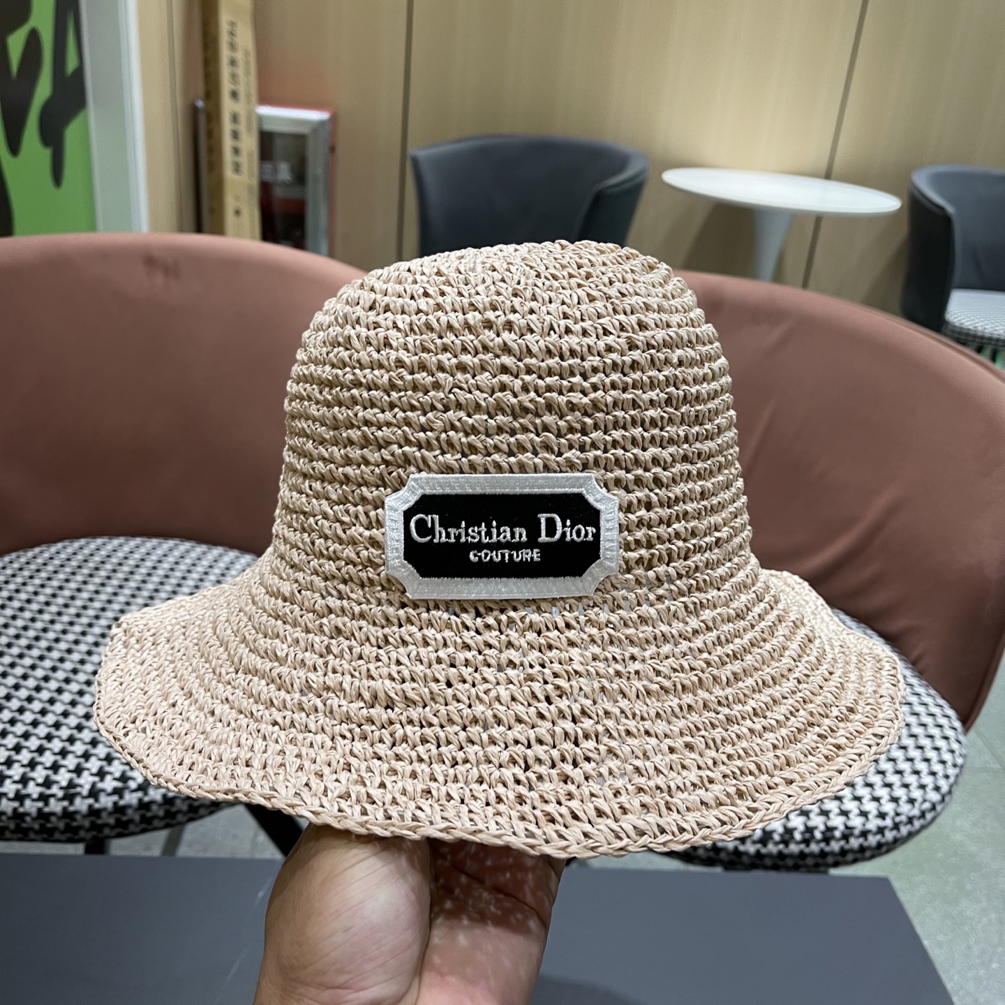  迪奥Dior 2025新款遮阳草帽女夏天海边度假可折叠太阳帽品脸小，手工编织草编渔夫帽子