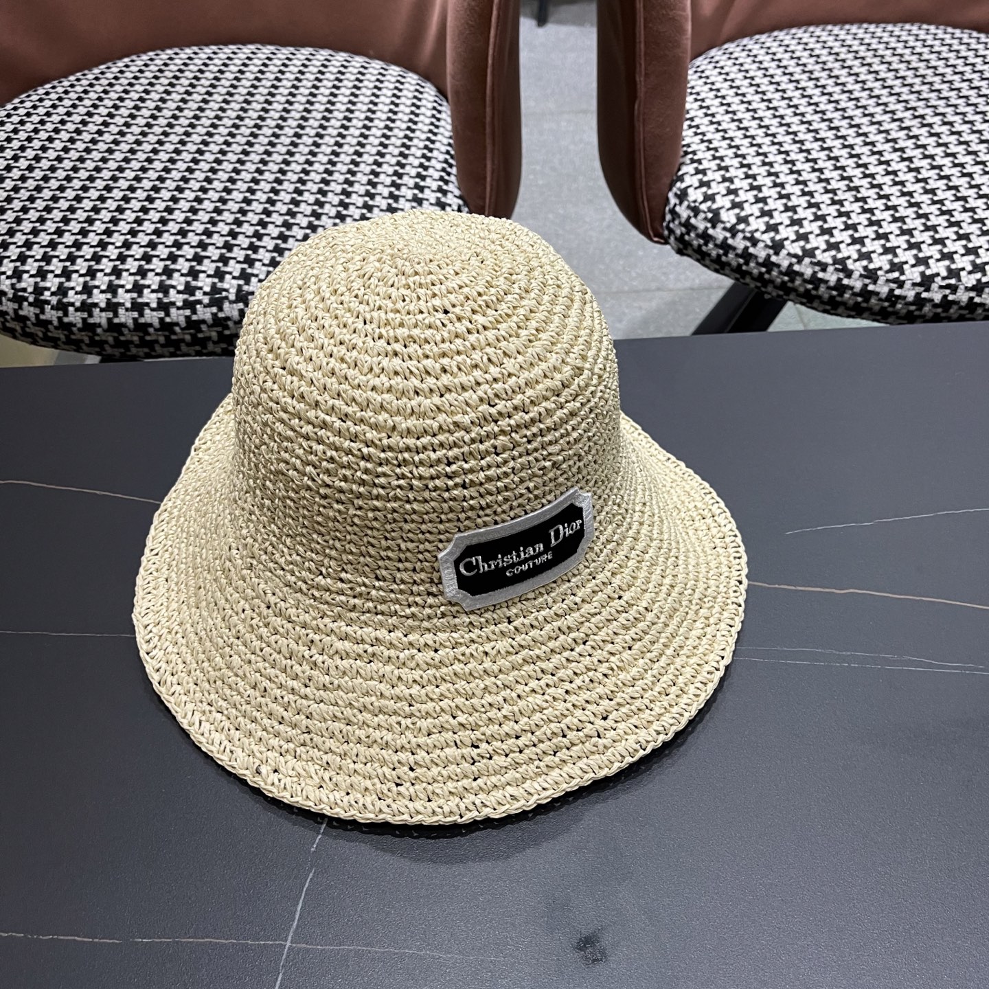  迪奥Dior 2025新款遮阳草帽女夏天海边度假可折叠太阳帽品脸小，手工编织草编渔夫帽子