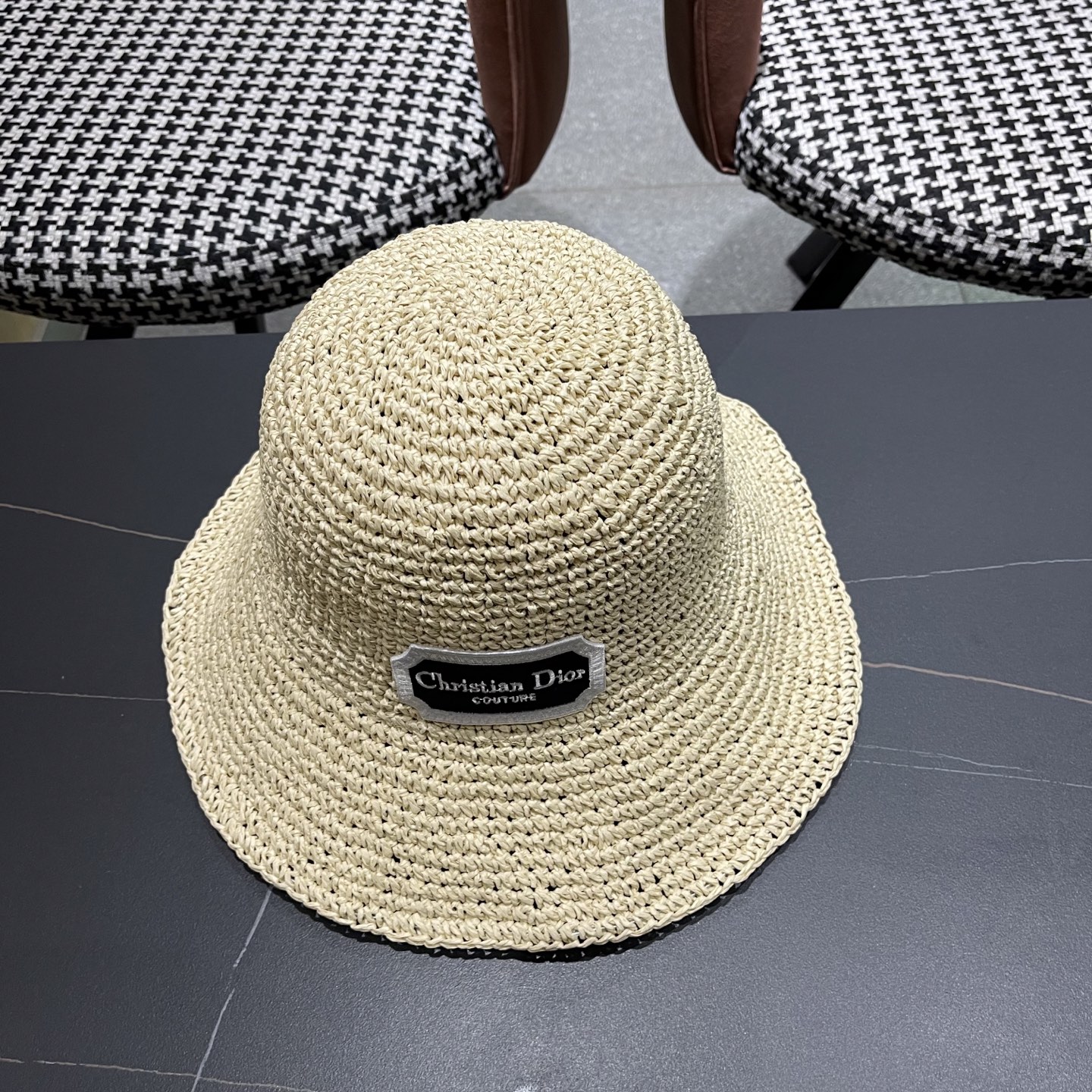  迪奥Dior 2025新款遮阳草帽女夏天海边度假可折叠太阳帽品脸小，手工编织草编渔夫帽子
