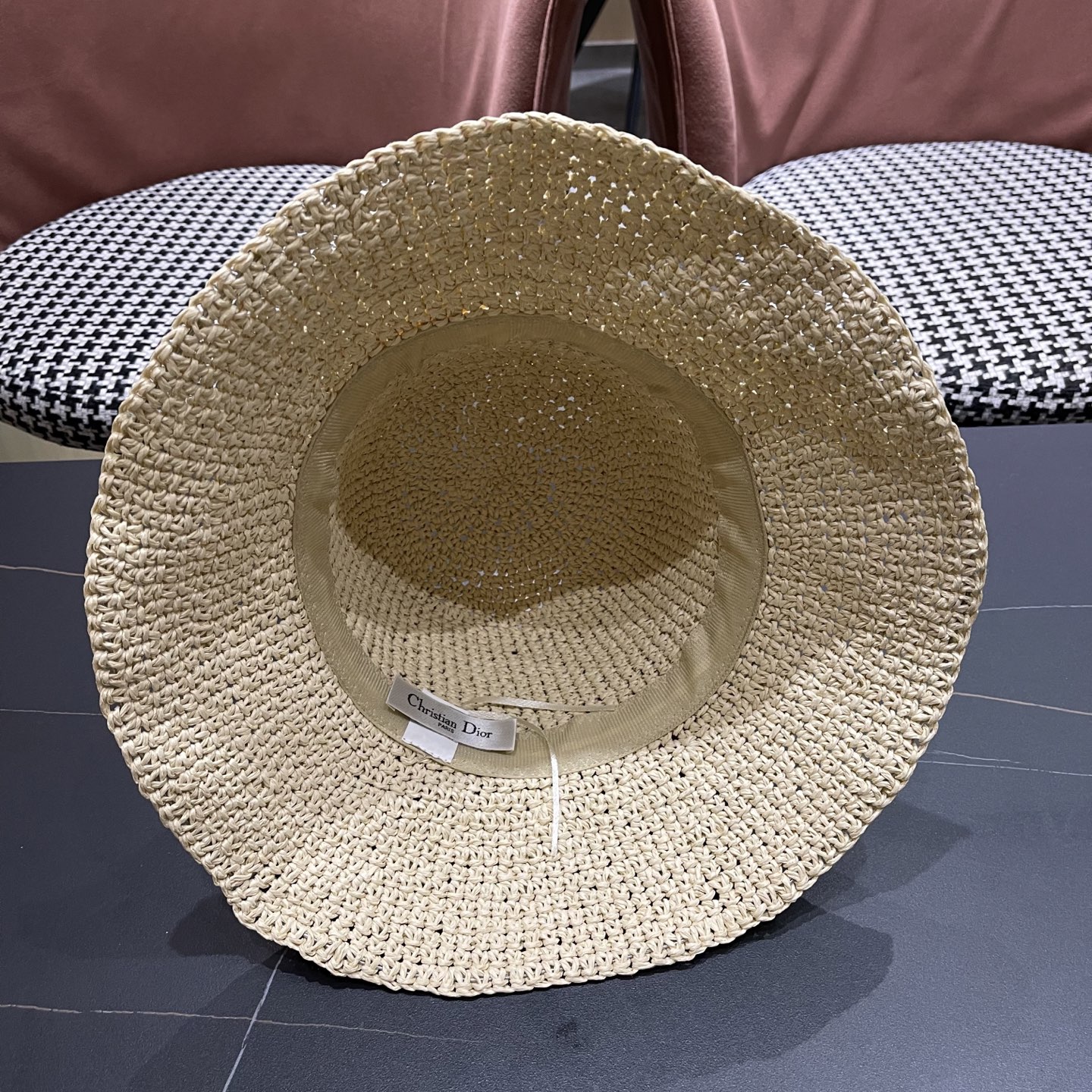  迪奥Dior 2025新款遮阳草帽女夏天海边度假可折叠太阳帽品脸小，手工编织草编渔夫帽子