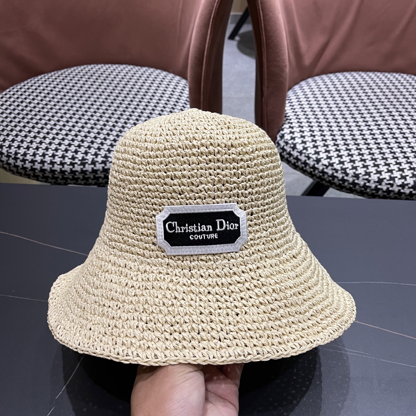  迪奥Dior 2025新款遮阳草帽女夏天海边度假可折叠太阳帽品脸小，手工编织草编渔夫帽子