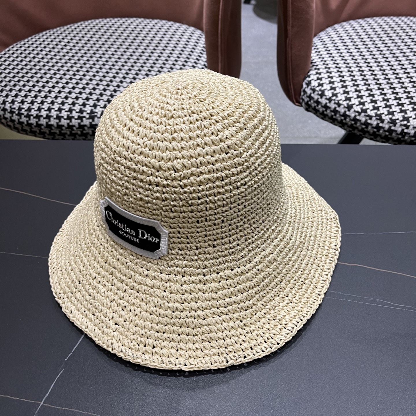  迪奥Dior 2025新款遮阳草帽女夏天海边度假可折叠太阳帽品脸小，手工编织草编渔夫帽子
