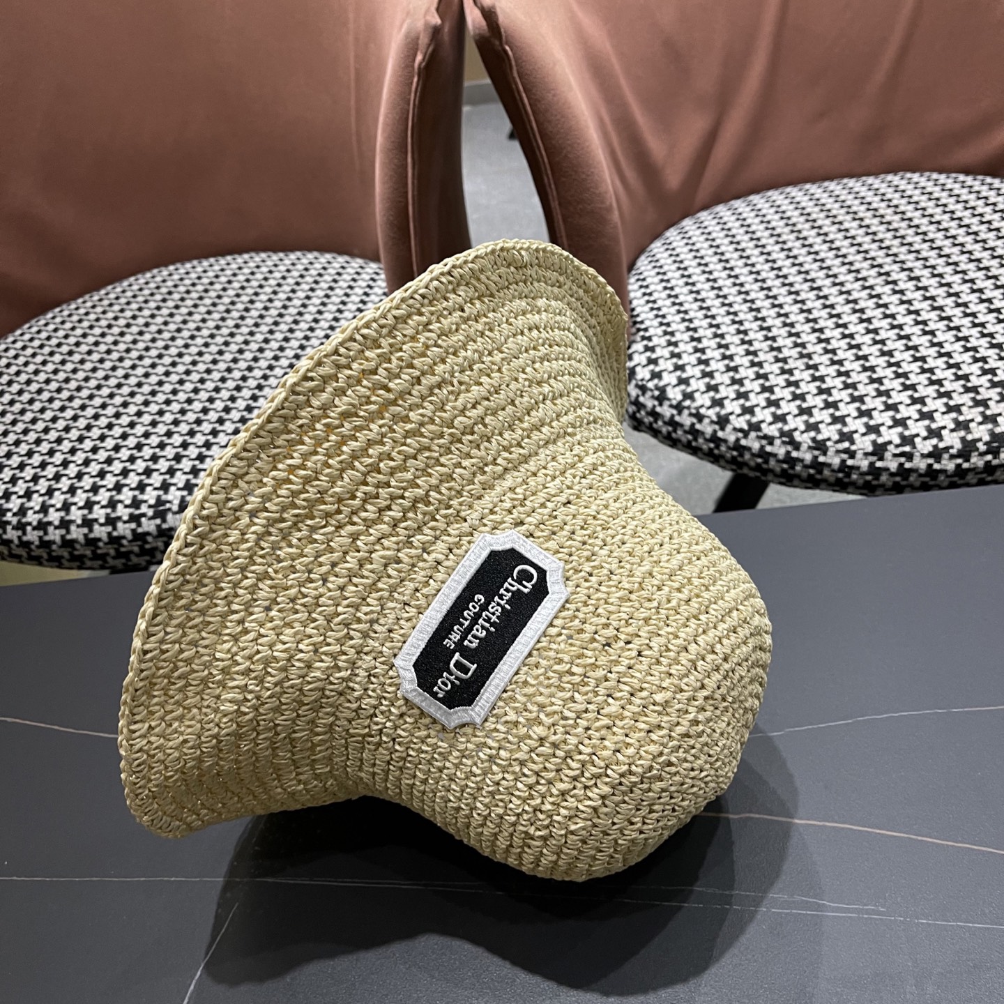  迪奥Dior 2025新款遮阳草帽女夏天海边度假可折叠太阳帽品脸小，手工编织草编渔夫帽子