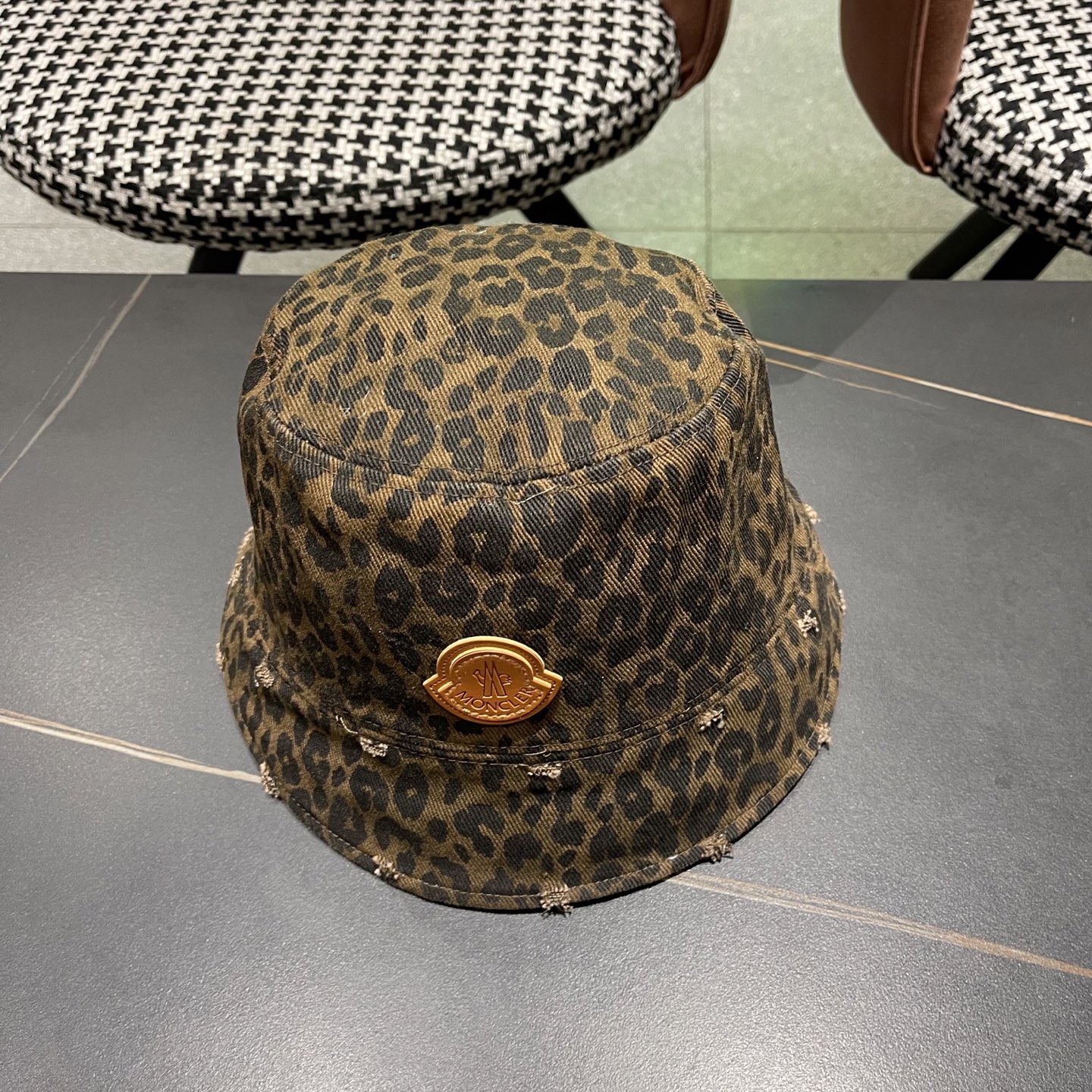  蒙口Moncler豹纹渔夫帽女2025春秋新款日系复古破洞水桶桶帽素颜百搭显脸小盆帽
