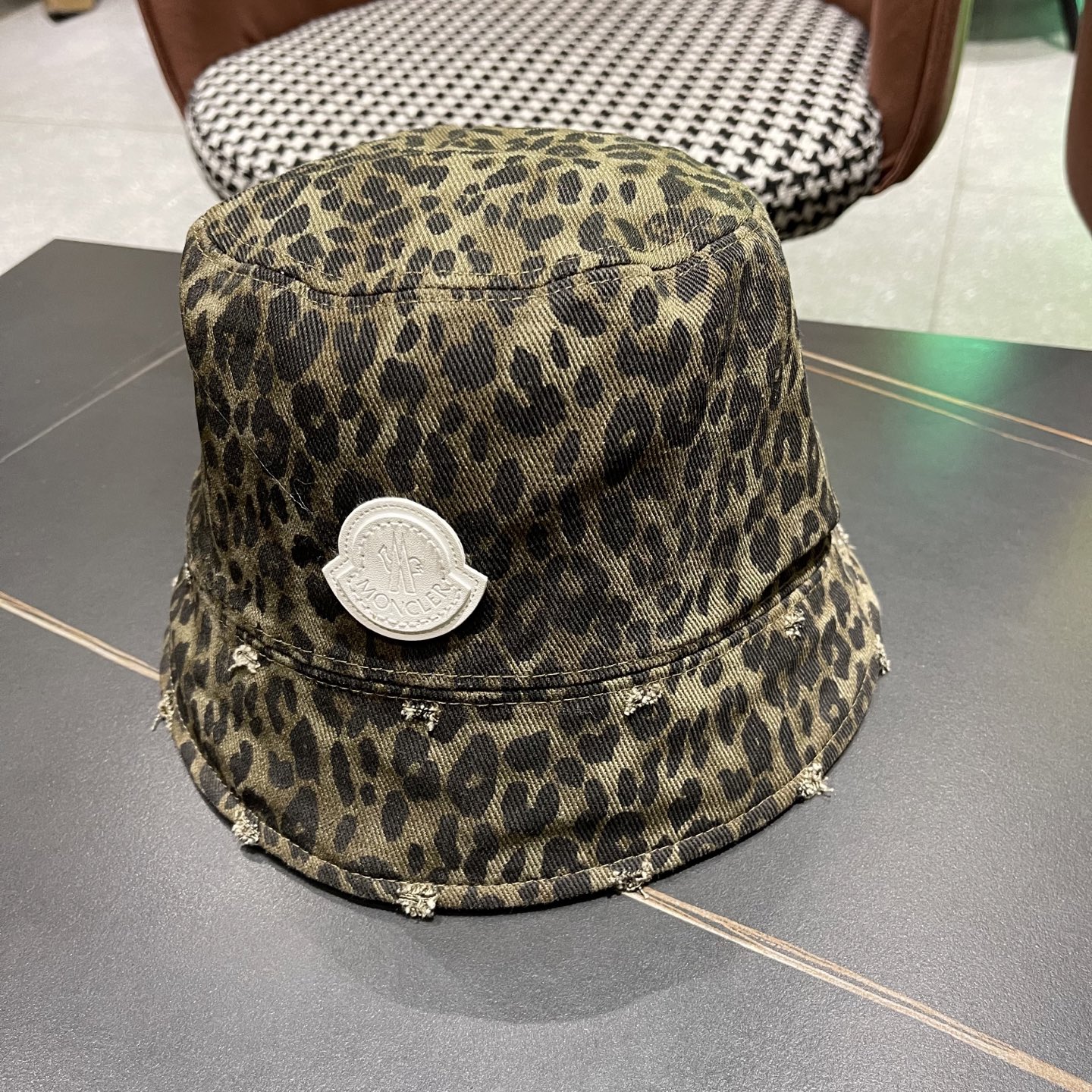  蒙口Moncler豹纹渔夫帽女2025春秋新款日系复古破洞水桶桶帽素颜百搭显脸小盆帽