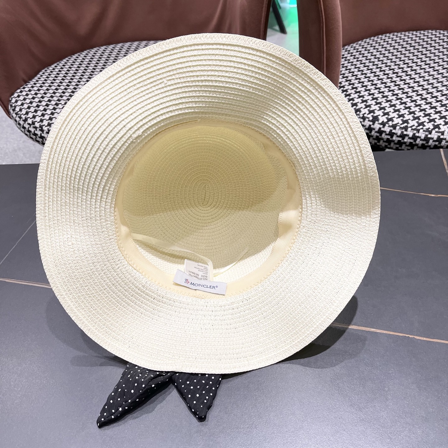  蒙口Moncler仙女风波浪型帽檐蝴蝶结草帽女夏季忿帽遮阳防晒
渔夫帽度假沙滩帽