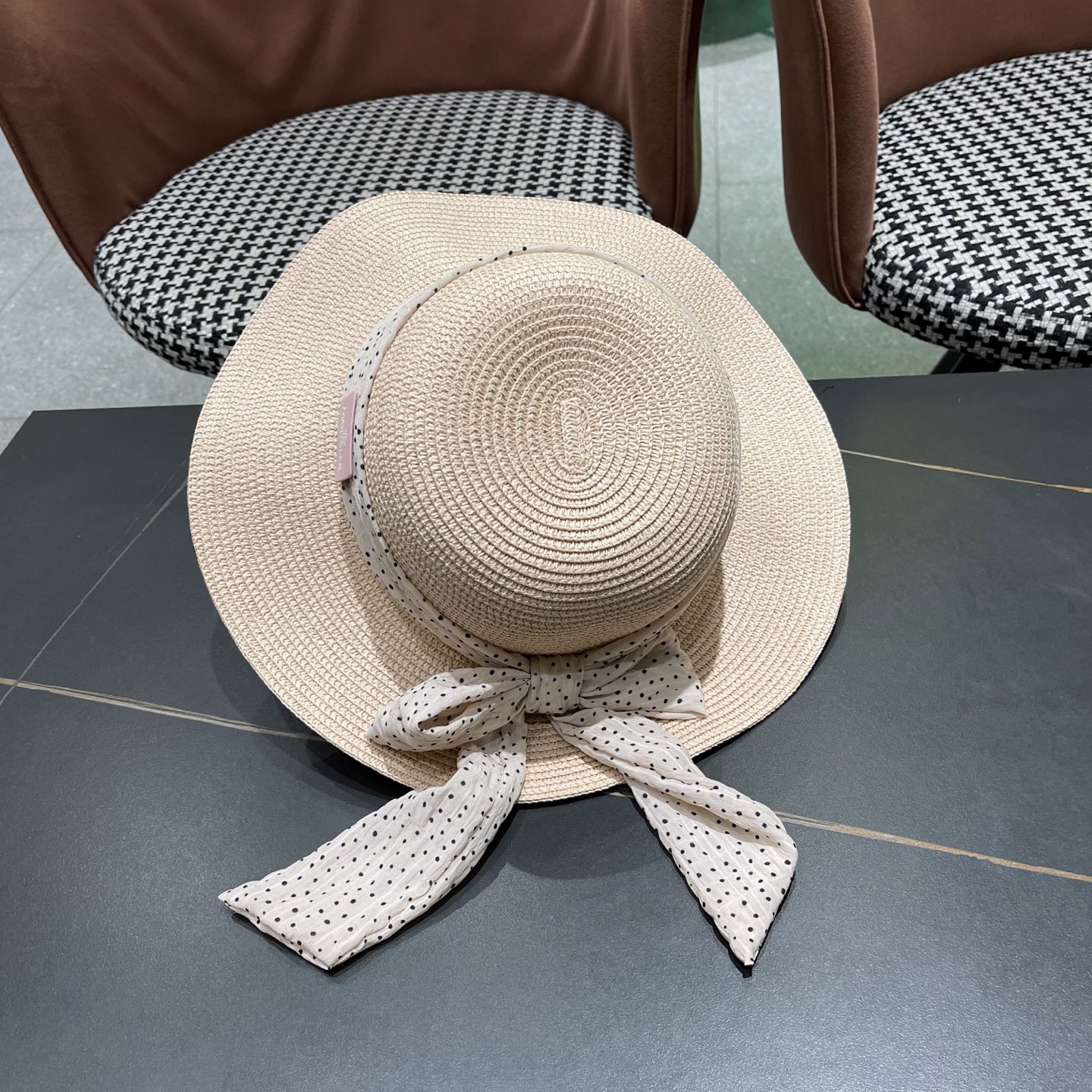  蒙口Moncler仙女风波浪型帽檐蝴蝶结草帽女夏季忿帽遮阳防晒
渔夫帽度假沙滩帽