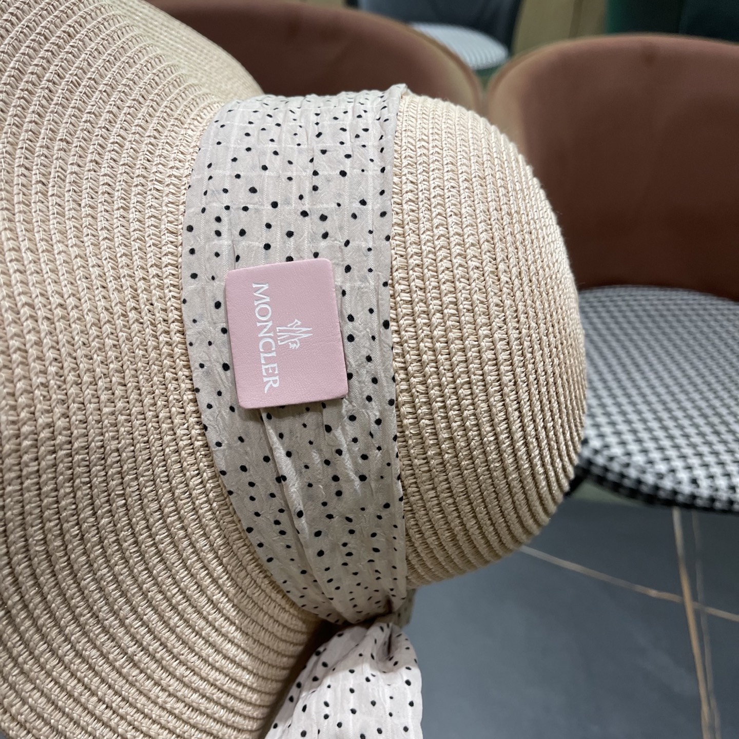  蒙口Moncler仙女风波浪型帽檐蝴蝶结草帽女夏季忿帽遮阳防晒
渔夫帽度假沙滩帽