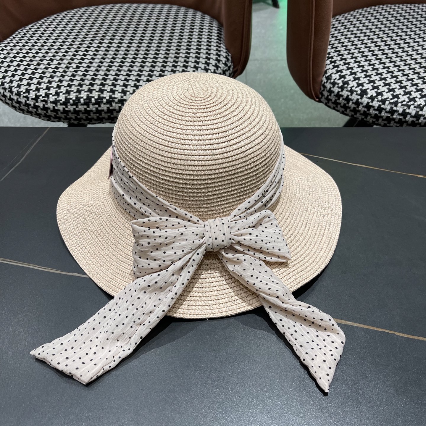  蒙口Moncler仙女风波浪型帽檐蝴蝶结草帽女夏季忿帽遮阳防晒
渔夫帽度假沙滩帽