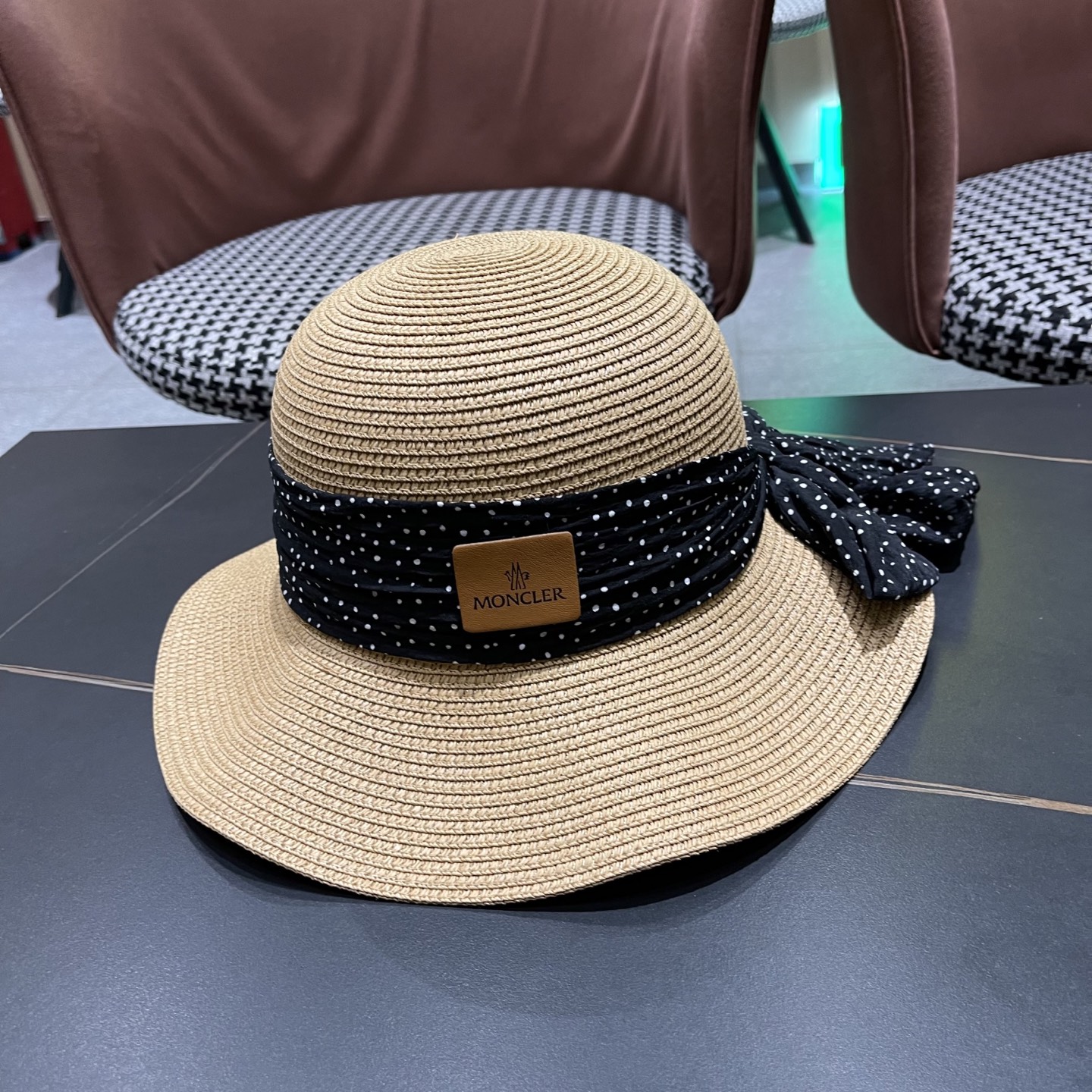  蒙口Moncler仙女风波浪型帽檐蝴蝶结草帽女夏季忿帽遮阳防晒
渔夫帽度假沙滩帽