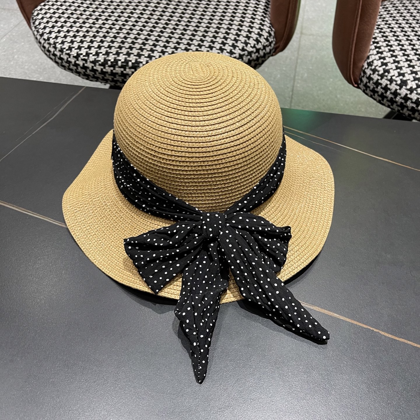  蒙口Moncler仙女风波浪型帽檐蝴蝶结草帽女夏季忿帽遮阳防晒
渔夫帽度假沙滩帽