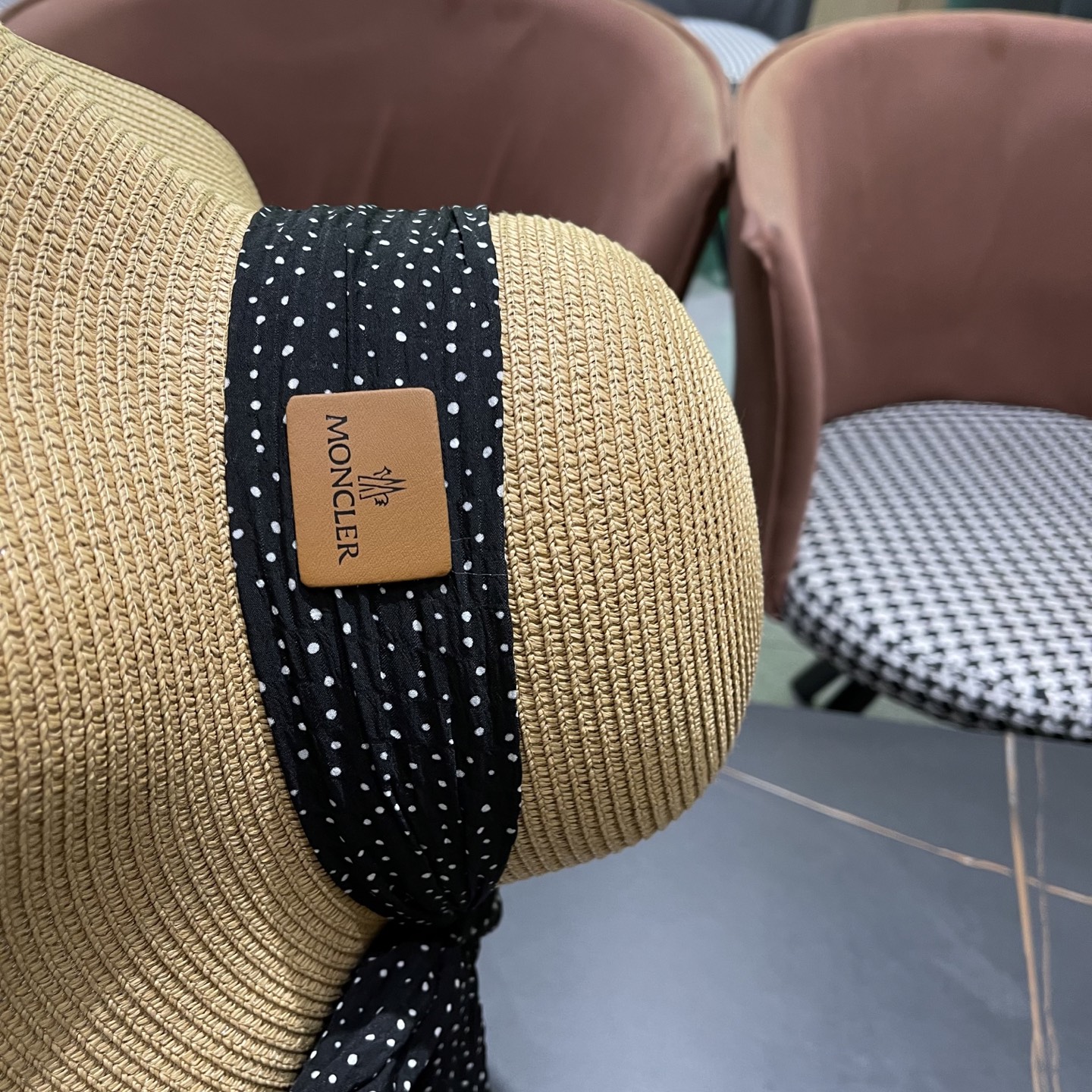  蒙口Moncler仙女风波浪型帽檐蝴蝶结草帽女夏季忿帽遮阳防晒
渔夫帽度假沙滩帽