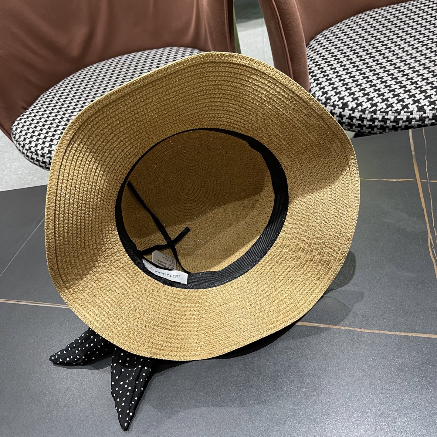  蒙口Moncler仙女风波浪型帽檐蝴蝶结草帽女夏季忿帽遮阳防晒
渔夫帽度假沙滩帽