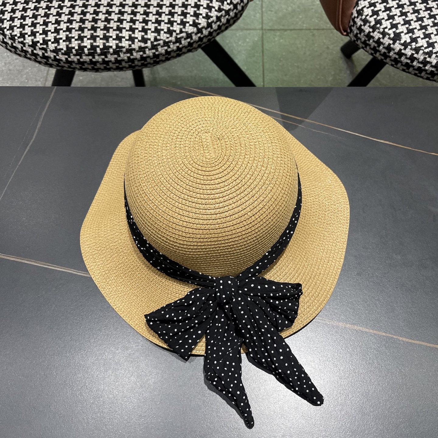  蒙口Moncler仙女风波浪型帽檐蝴蝶结草帽女夏季忿帽遮阳防晒
渔夫帽度假沙滩帽