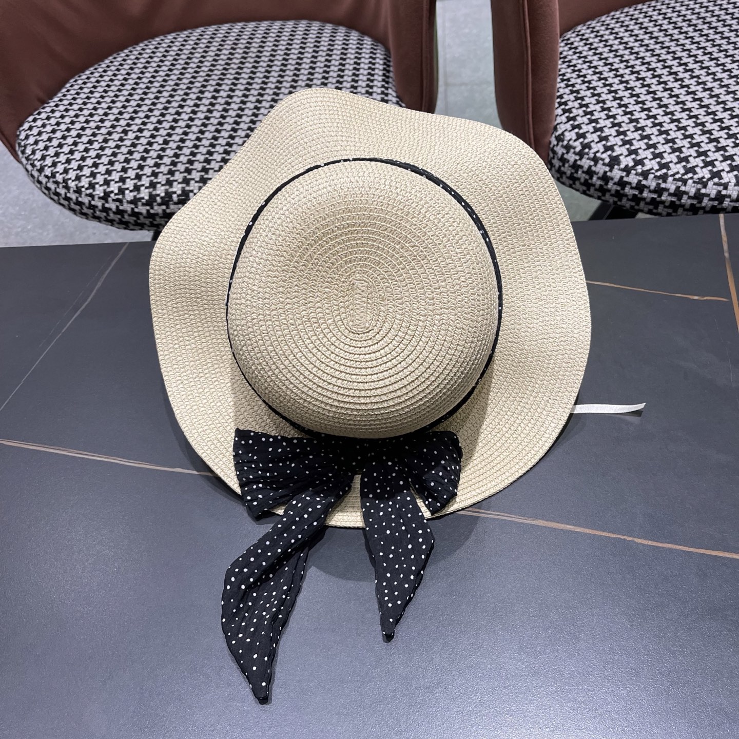  蒙口Moncler仙女风波浪型帽檐蝴蝶结草帽女夏季忿帽遮阳防晒
渔夫帽度假沙滩帽