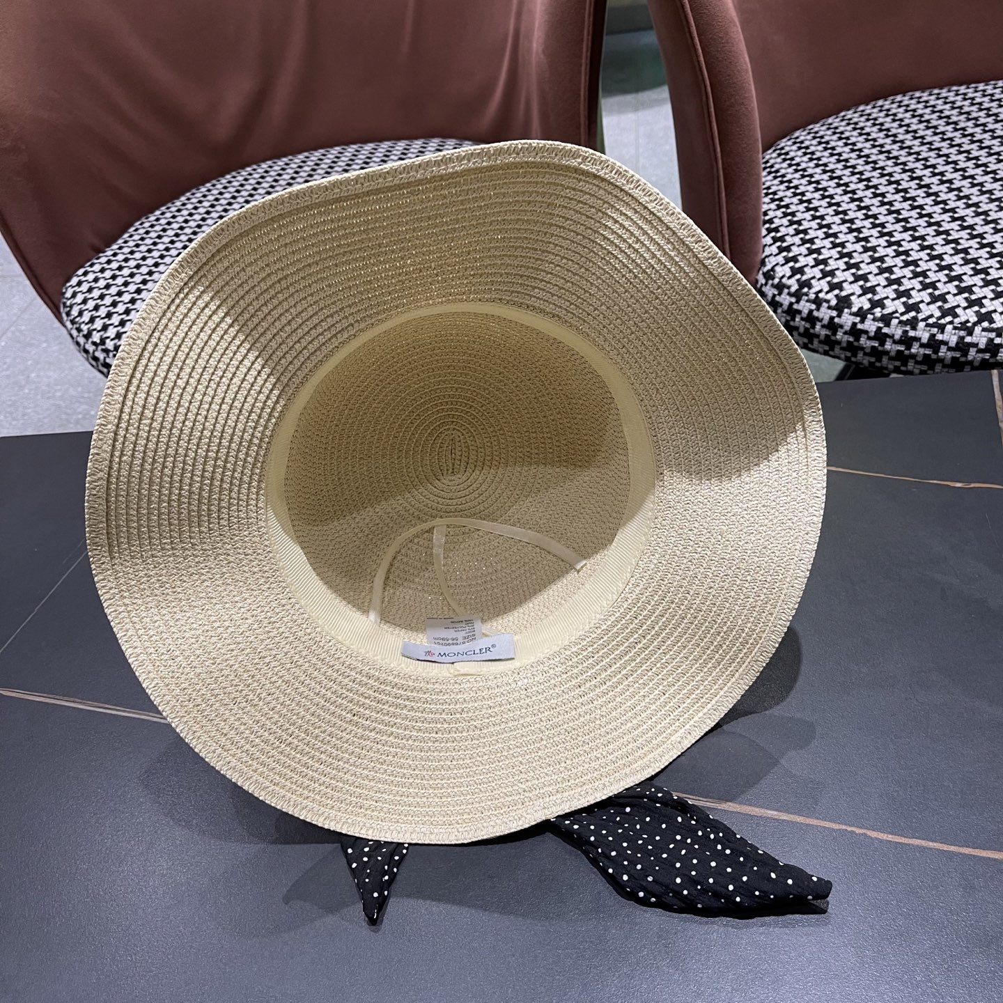  蒙口Moncler仙女风波浪型帽檐蝴蝶结草帽女夏季忿帽遮阳防晒
渔夫帽度假沙滩帽