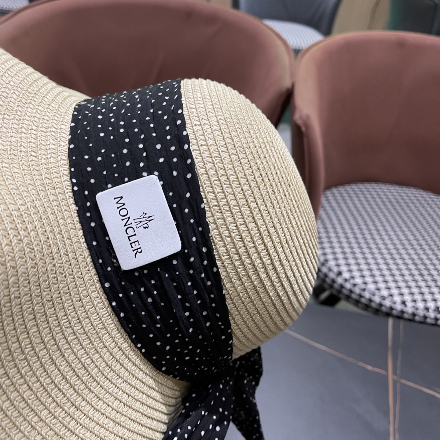  蒙口Moncler仙女风波浪型帽檐蝴蝶结草帽女夏季忿帽遮阳防晒
渔夫帽度假沙滩帽