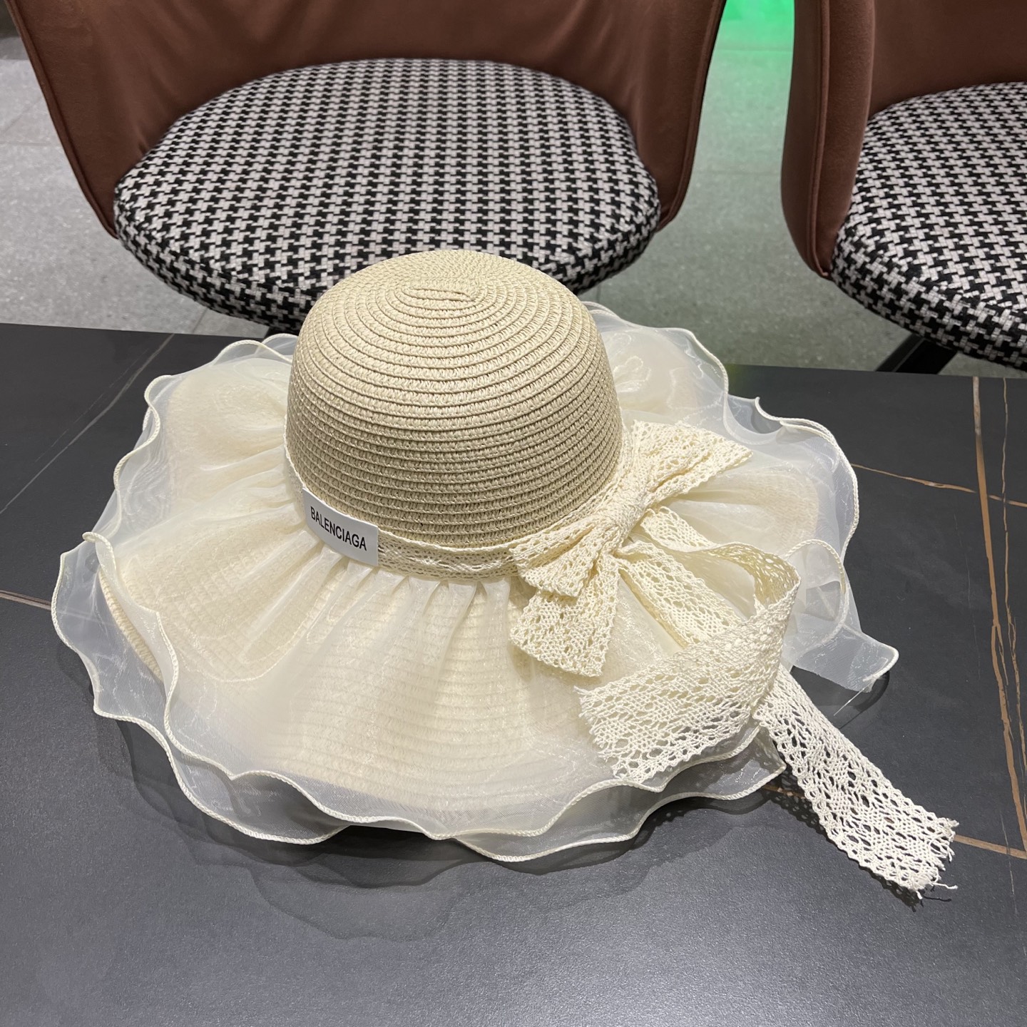  新品Balenciaga巴黎世家法式波浪边沙滩帽子时尚休闲百搭出游太阳帽可折
叠海边防晒大帽檐