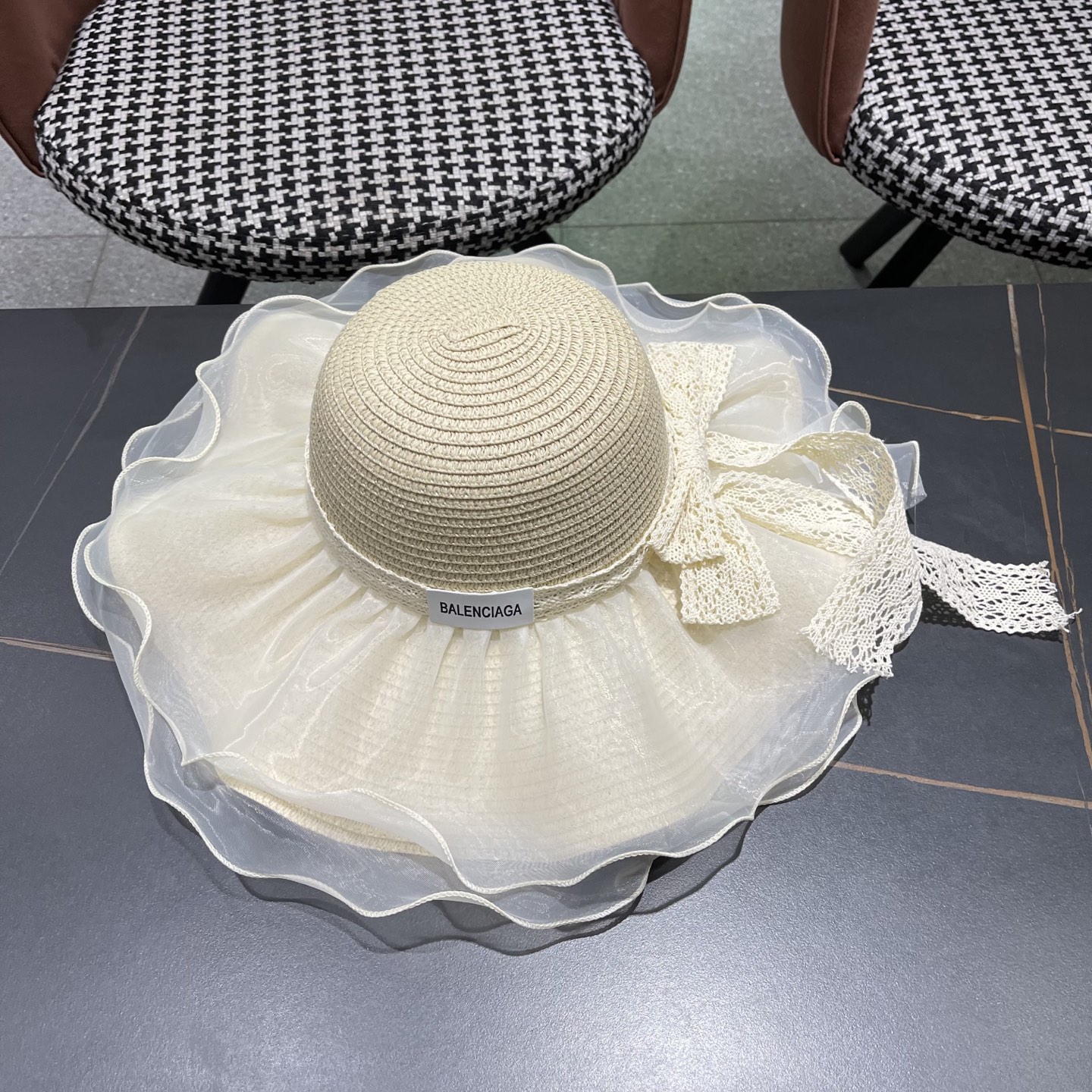  新品Balenciaga巴黎世家法式波浪边沙滩帽子时尚休闲百搭出游太阳帽可折
叠海边防晒大帽檐