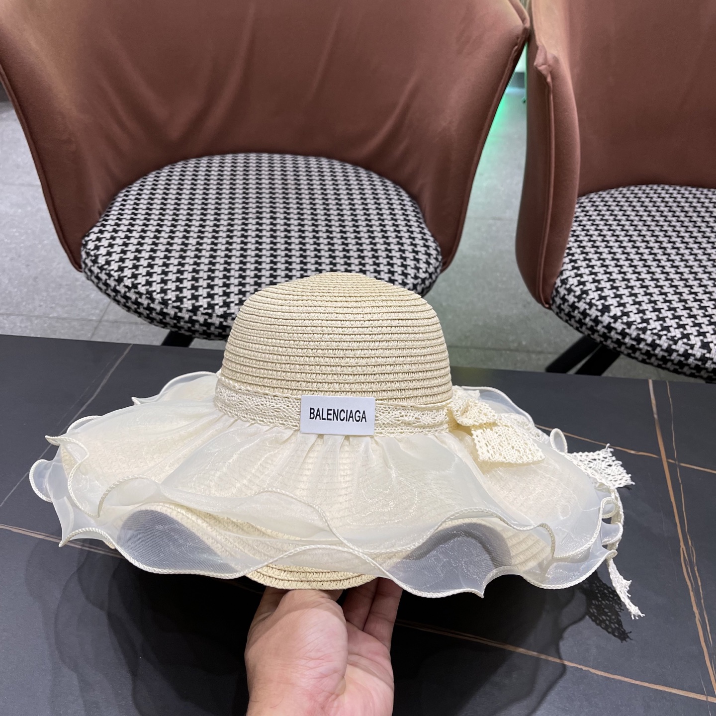  新品Balenciaga巴黎世家法式波浪边沙滩帽子时尚休闲百搭出游太阳帽可折
叠海边防晒大帽檐