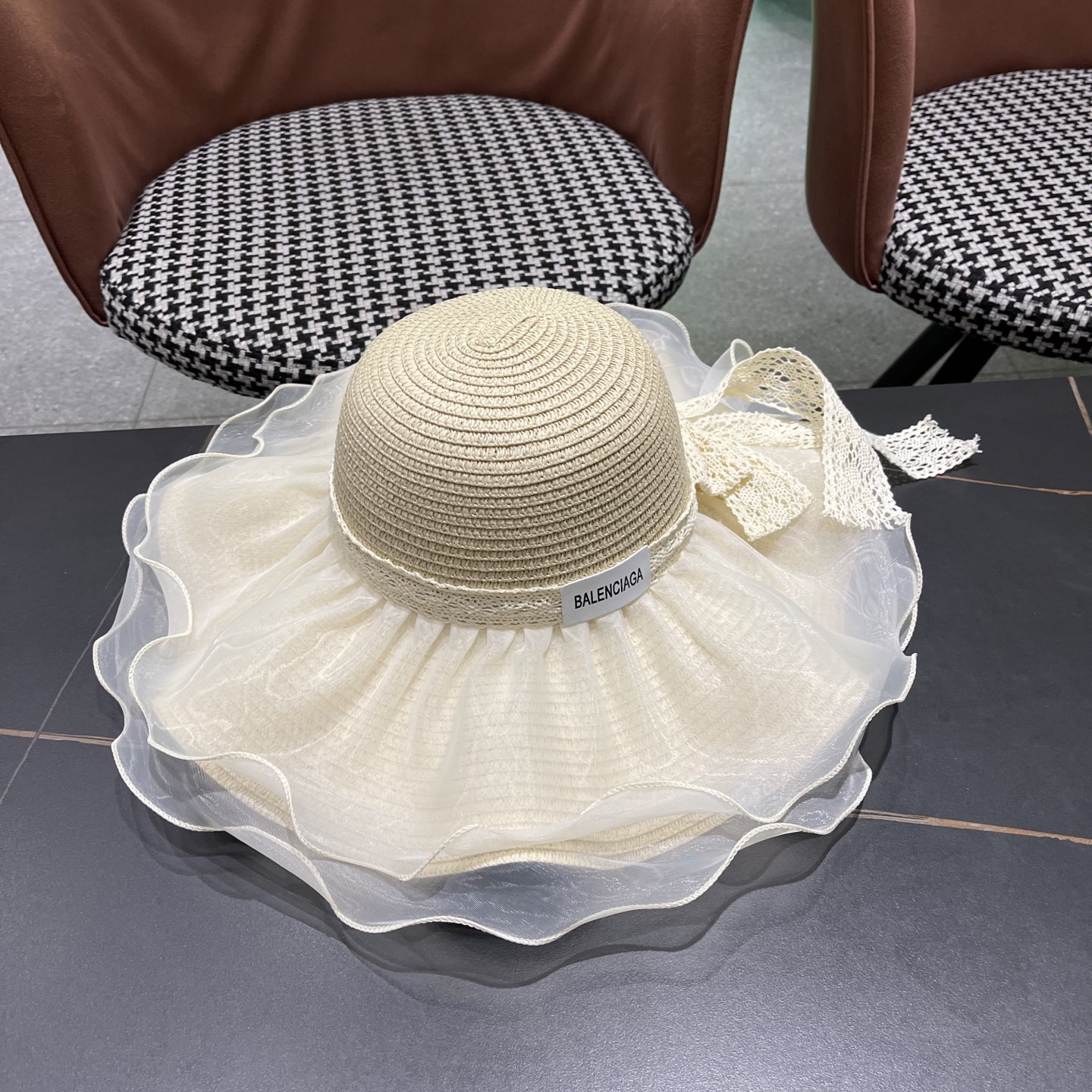  新品Balenciaga巴黎世家法式波浪边沙滩帽子时尚休闲百搭出游太阳帽可折
叠海边防晒大帽檐