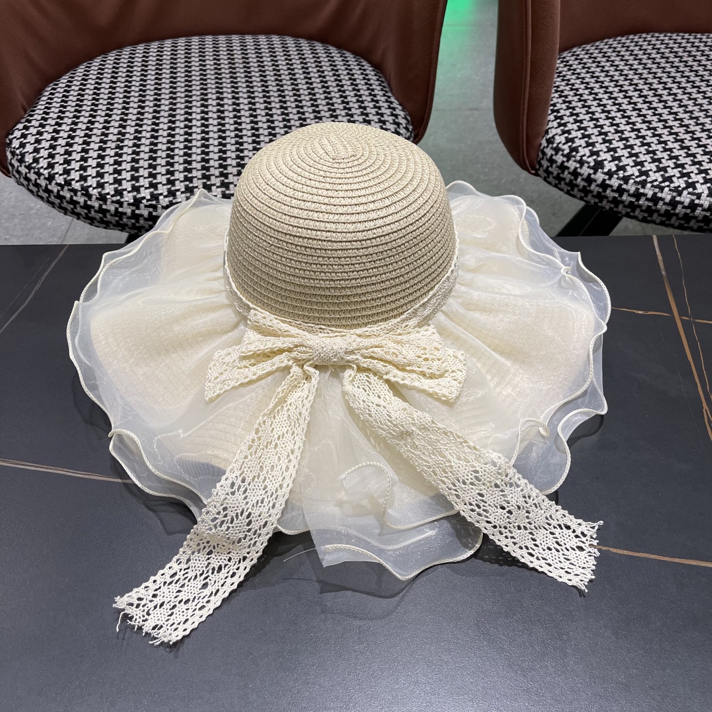  新品Balenciaga巴黎世家法式波浪边沙滩帽子时尚休闲百搭出游太阳帽可折
叠海边防晒大帽檐