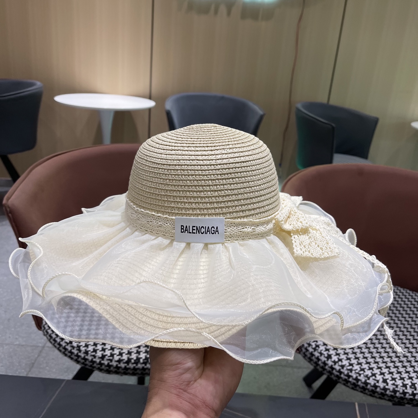  新品Balenciaga巴黎世家法式波浪边沙滩帽子时尚休闲百搭出游太阳帽可折
叠海边防晒大帽檐