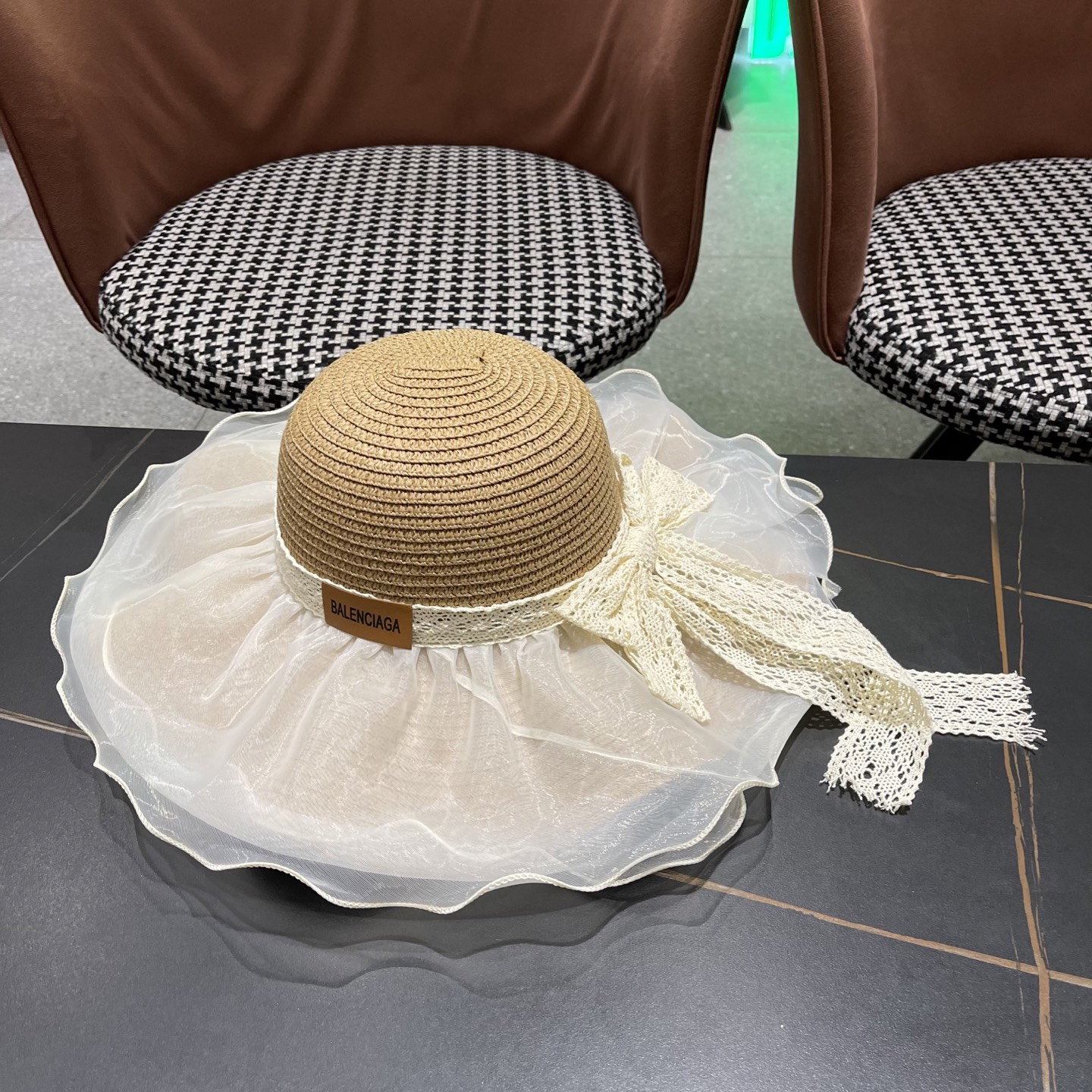  新品Balenciaga巴黎世家法式波浪边沙滩帽子时尚休闲百搭出游太阳帽可折
叠海边防晒大帽檐