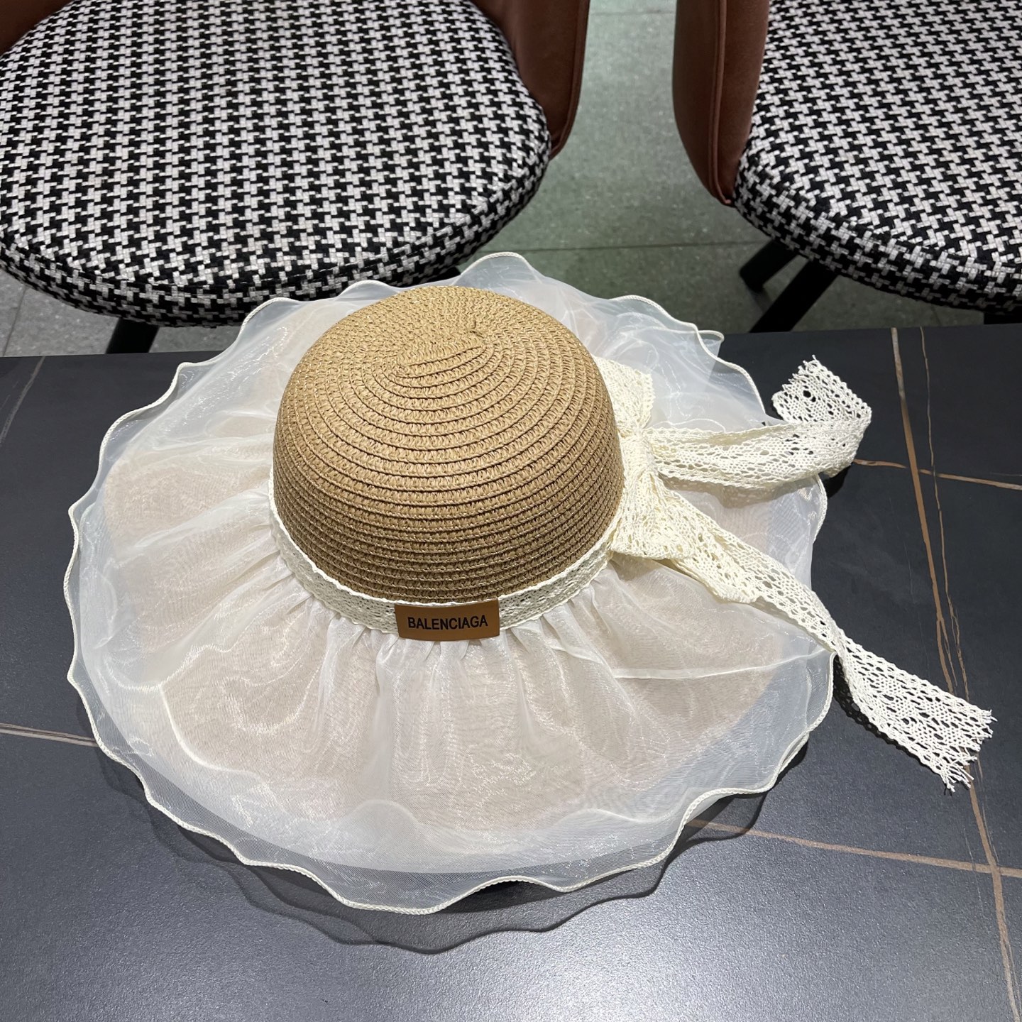  新品Balenciaga巴黎世家法式波浪边沙滩帽子时尚休闲百搭出游太阳帽可折
叠海边防晒大帽檐
