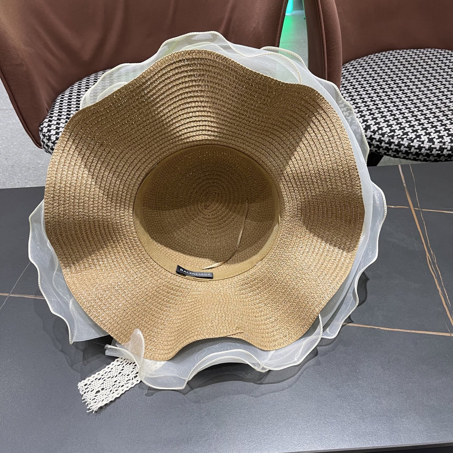  新品Balenciaga巴黎世家法式波浪边沙滩帽子时尚休闲百搭出游太阳帽可折
叠海边防晒大帽檐