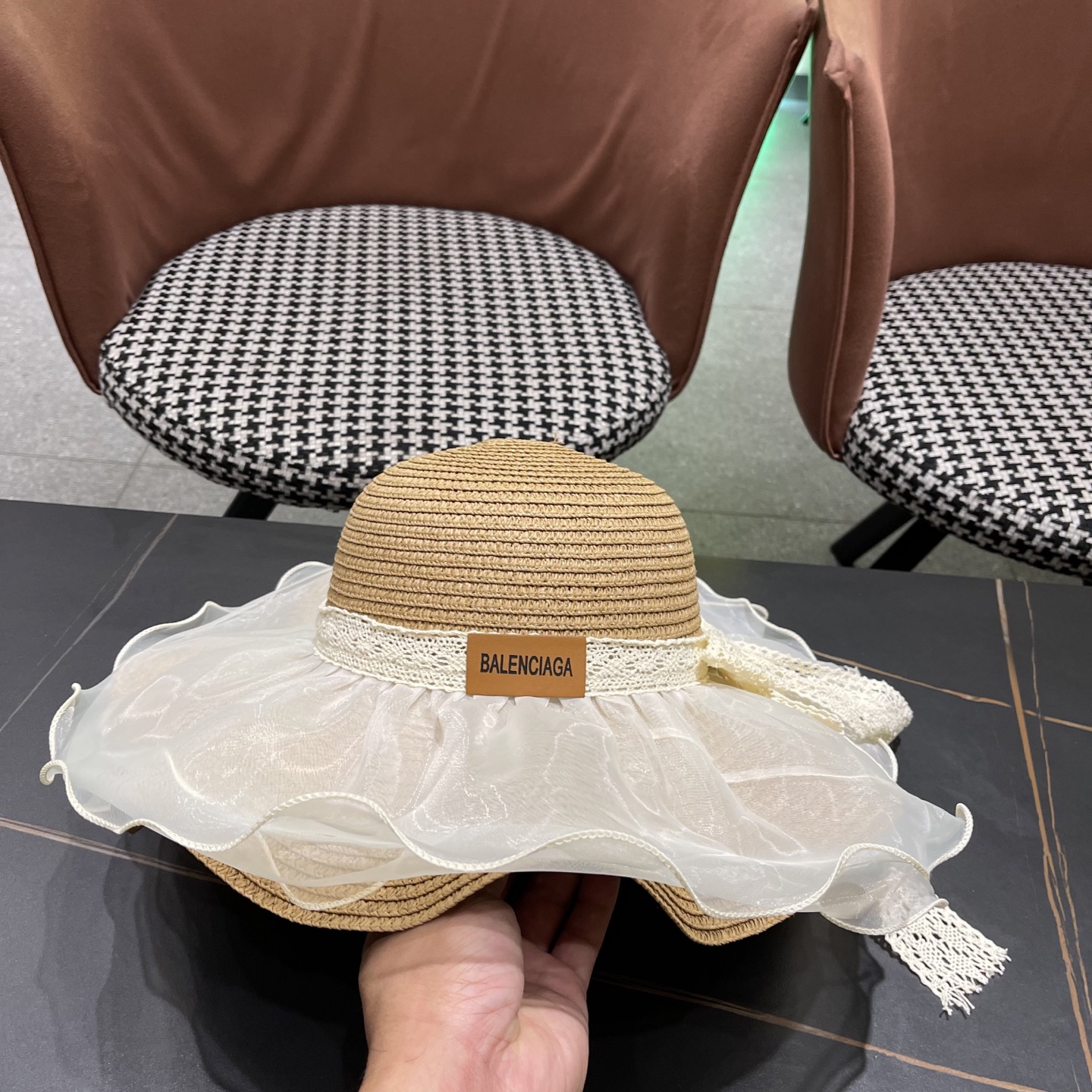  新品Balenciaga巴黎世家法式波浪边沙滩帽子时尚休闲百搭出游太阳帽可折
叠海边防晒大帽檐