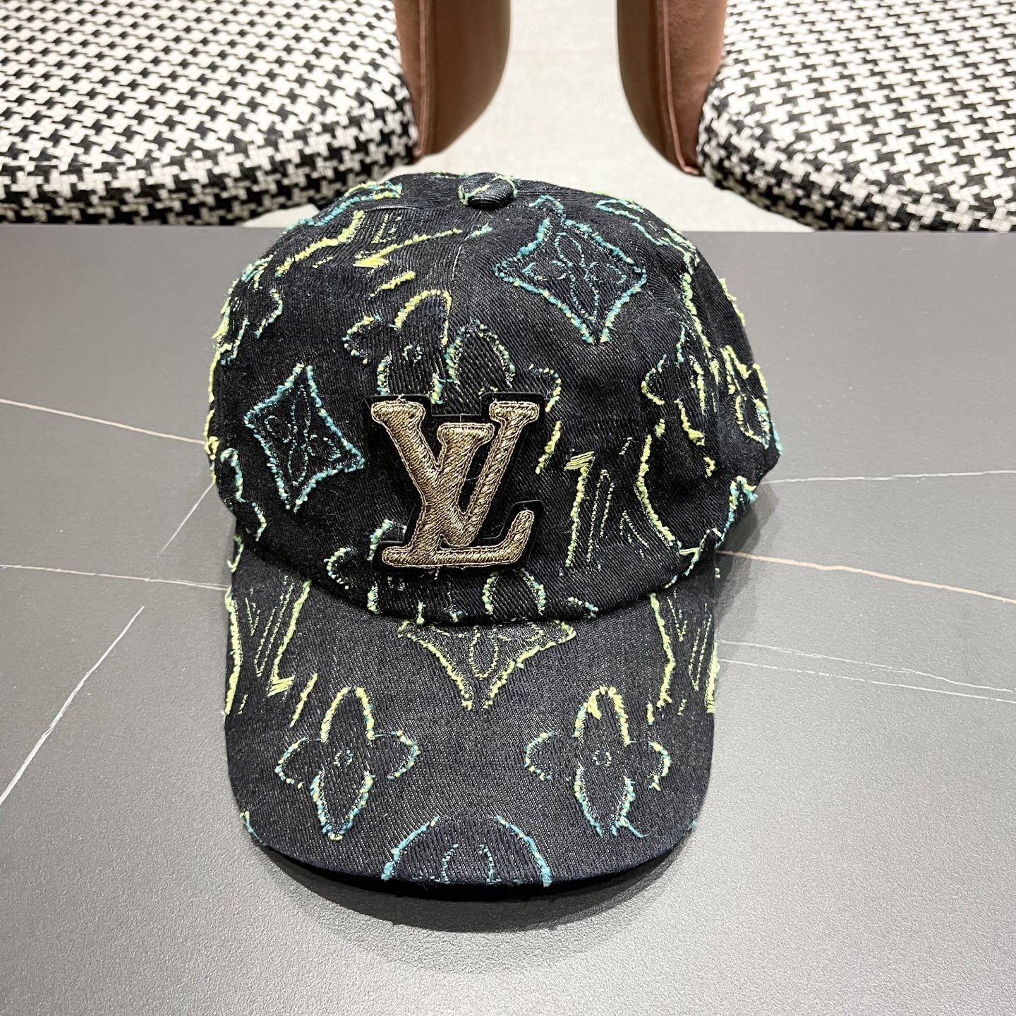 NO:356889,LV Louis Vuitton 2025 new original single baseball cap, 1:1 mold opening customization for the counter, original canvas fabric light and breathable!  Excellent quality, base head circumference 56, adjustable. Hat Straw Hat Fisherman's Hat Baseball Hat, Hats, louis vuitton, louis vuitton, espadrilles, hatsLV路易威登2025新款原单棒球帽,专柜1:1开模订制,原版帆布面料 轻盈透气！质量超赞,基础头围56,可调节.帽子草帽渔夫帽棒球帽,帽子,louis vuitton,louis vuitton,espadrilles,hats,hat