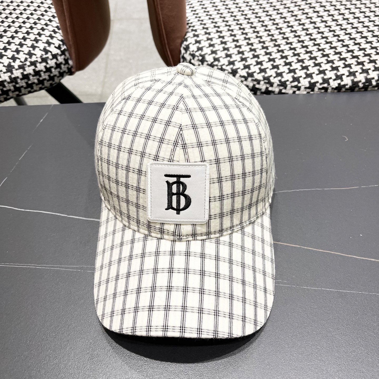  【巴宝莉BURBERRY】男女同款英伦风经典格子棒球帽
2025新款棉麻鸭舌帽遮阳透气品脸小