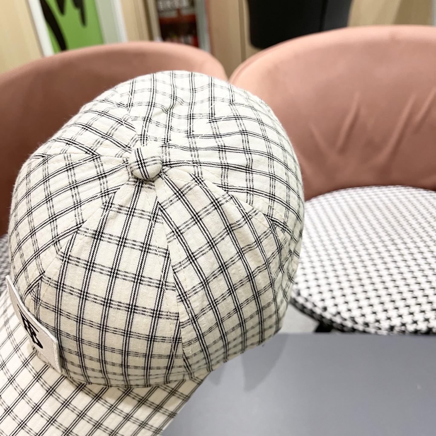  【巴宝莉BURBERRY】男女同款英伦风经典格子棒球帽
2025新款棉麻鸭舌帽遮阳透气品脸小