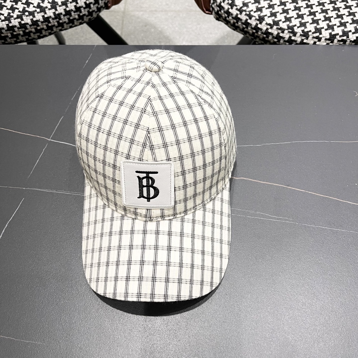  【巴宝莉BURBERRY】男女同款英伦风经典格子棒球帽
2025新款棉麻鸭舌帽遮阳透气品脸小