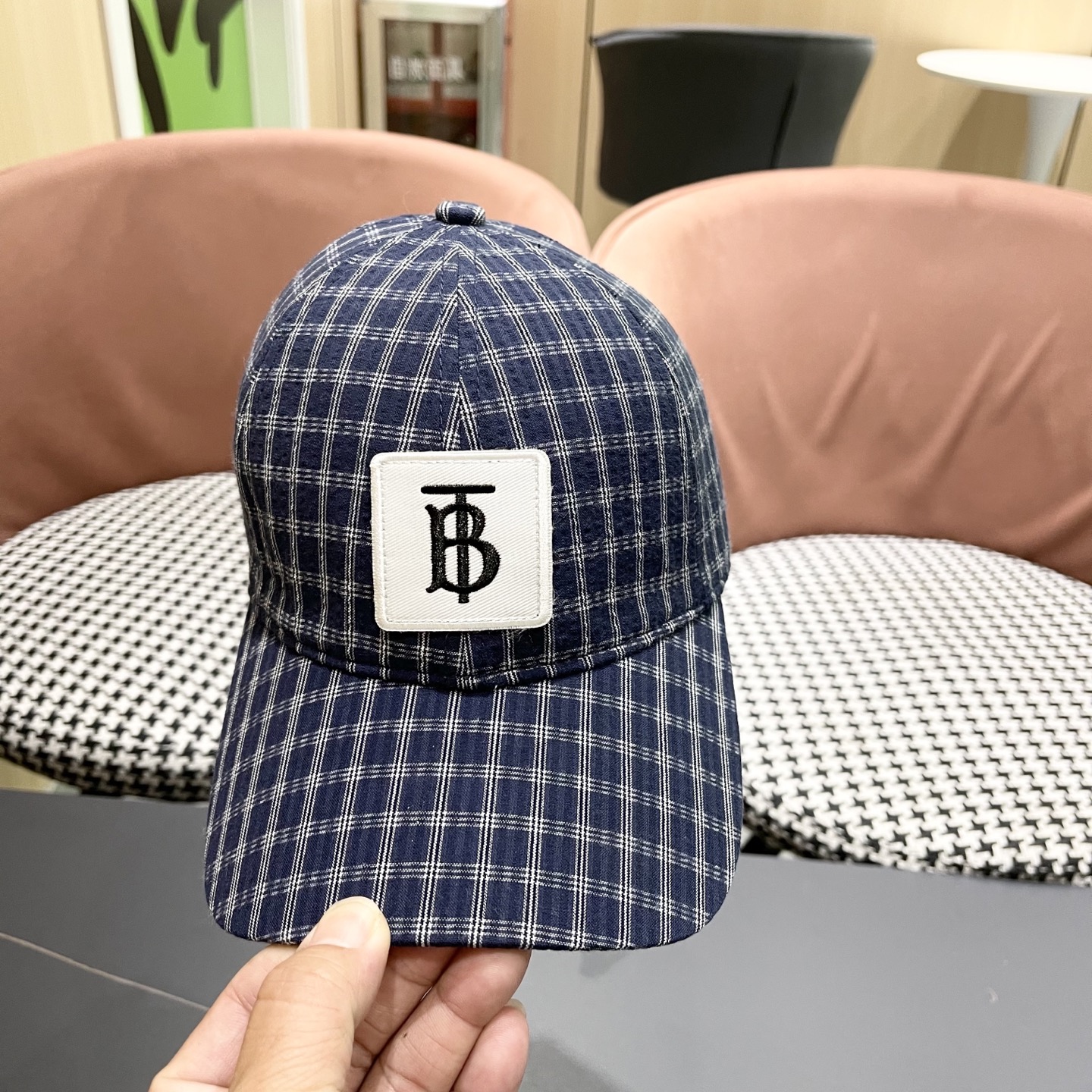  【巴宝莉BURBERRY】男女同款英伦风经典格子棒球帽
2025新款棉麻鸭舌帽遮阳透气品脸小