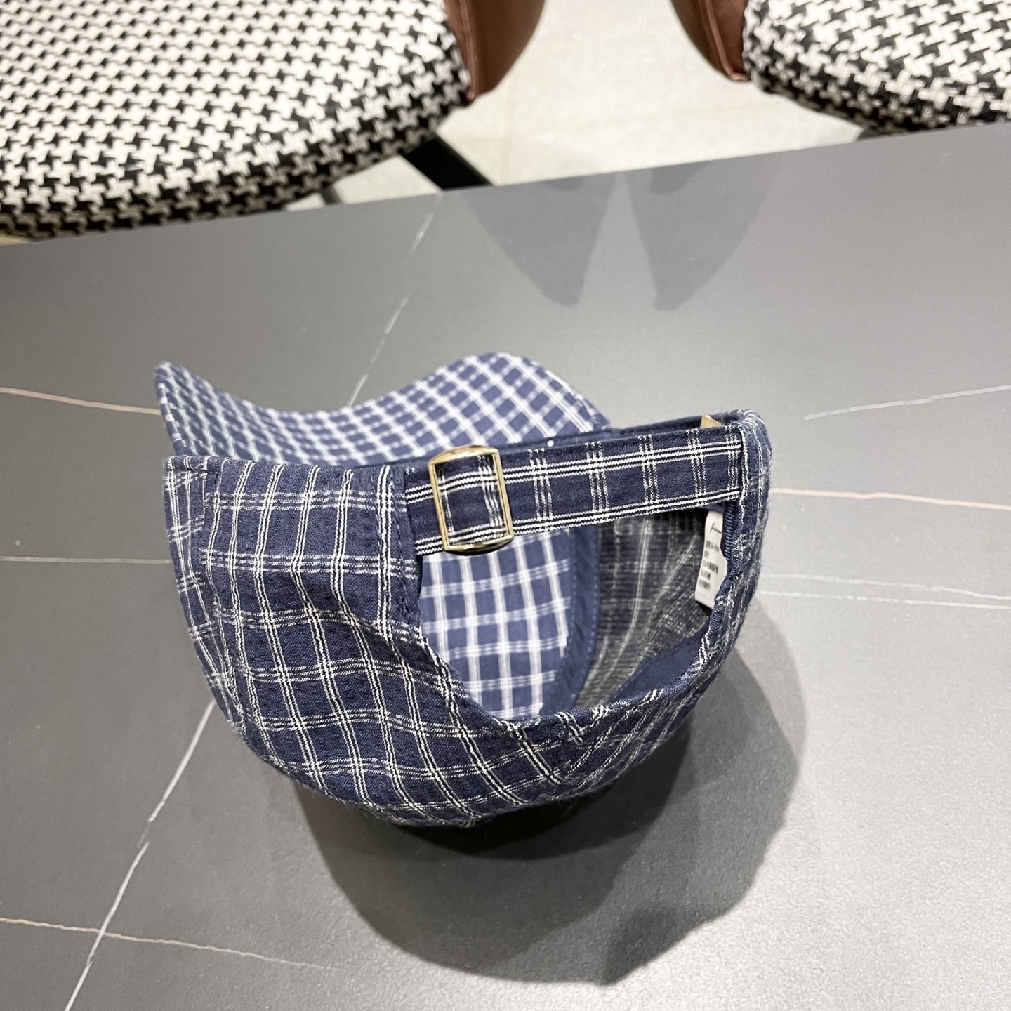  【巴宝莉BURBERRY】男女同款英伦风经典格子棒球帽
2025新款棉麻鸭舌帽遮阳透气品脸小